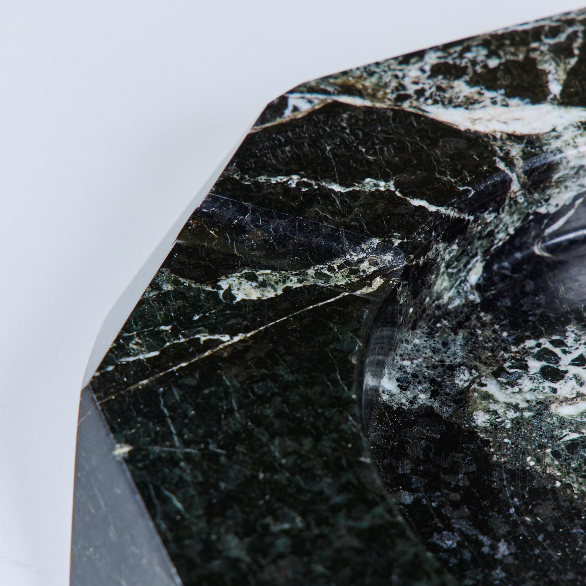 Achteckiger Aschenbecher aus Nero Marquina-Marmor im Angebot 3