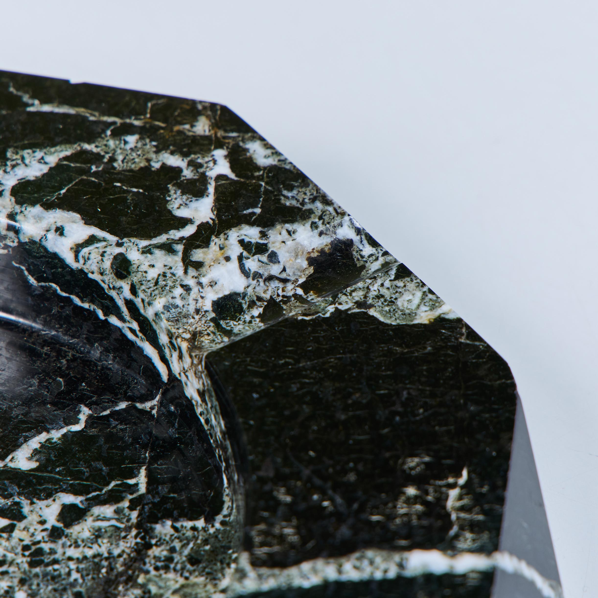 Achteckiger Aschenbecher aus Nero Marquina-Marmor im Angebot 4