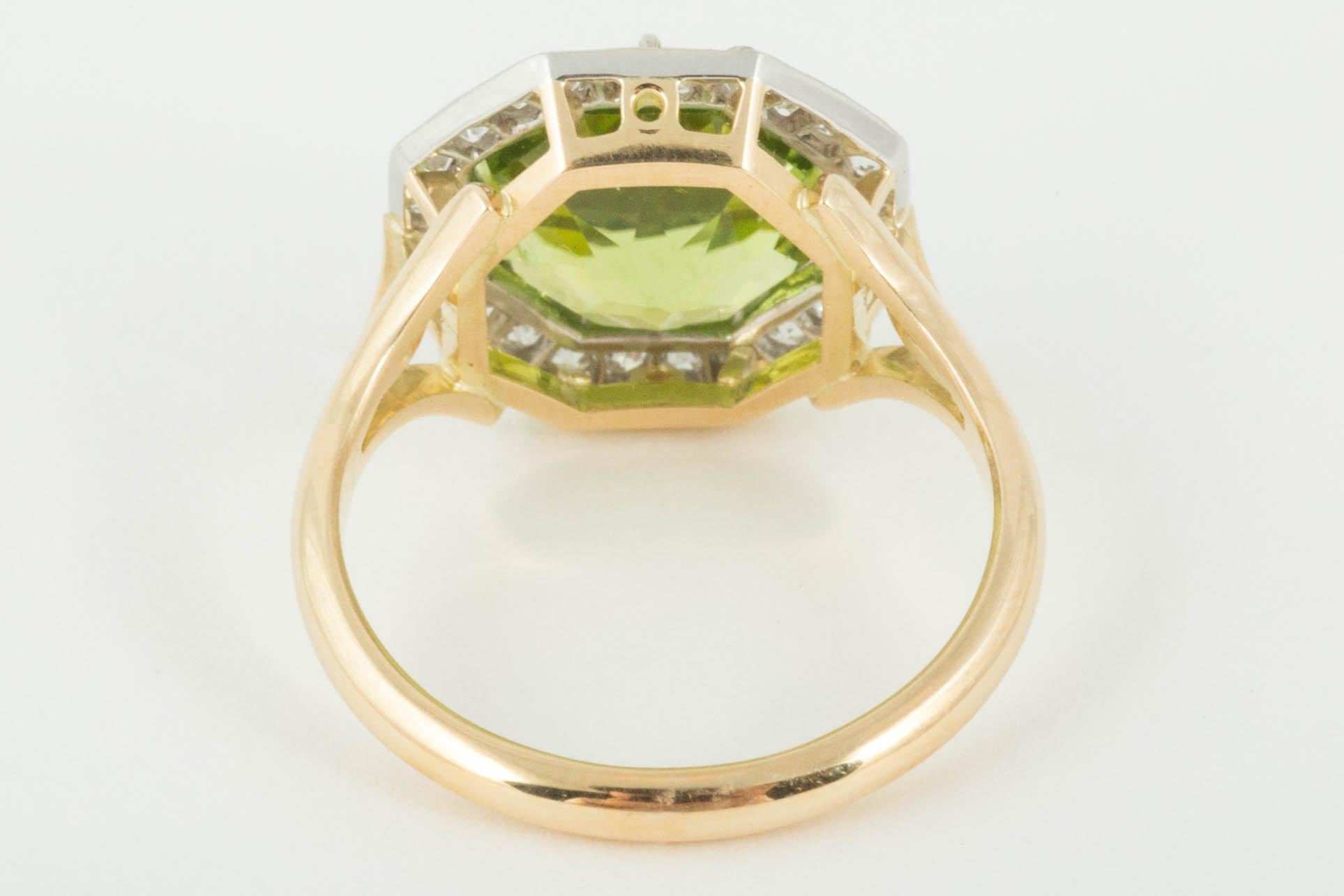 Octagonal Peridot and Diamond Cluster Ring In Excellent Condition For Sale In London, GB