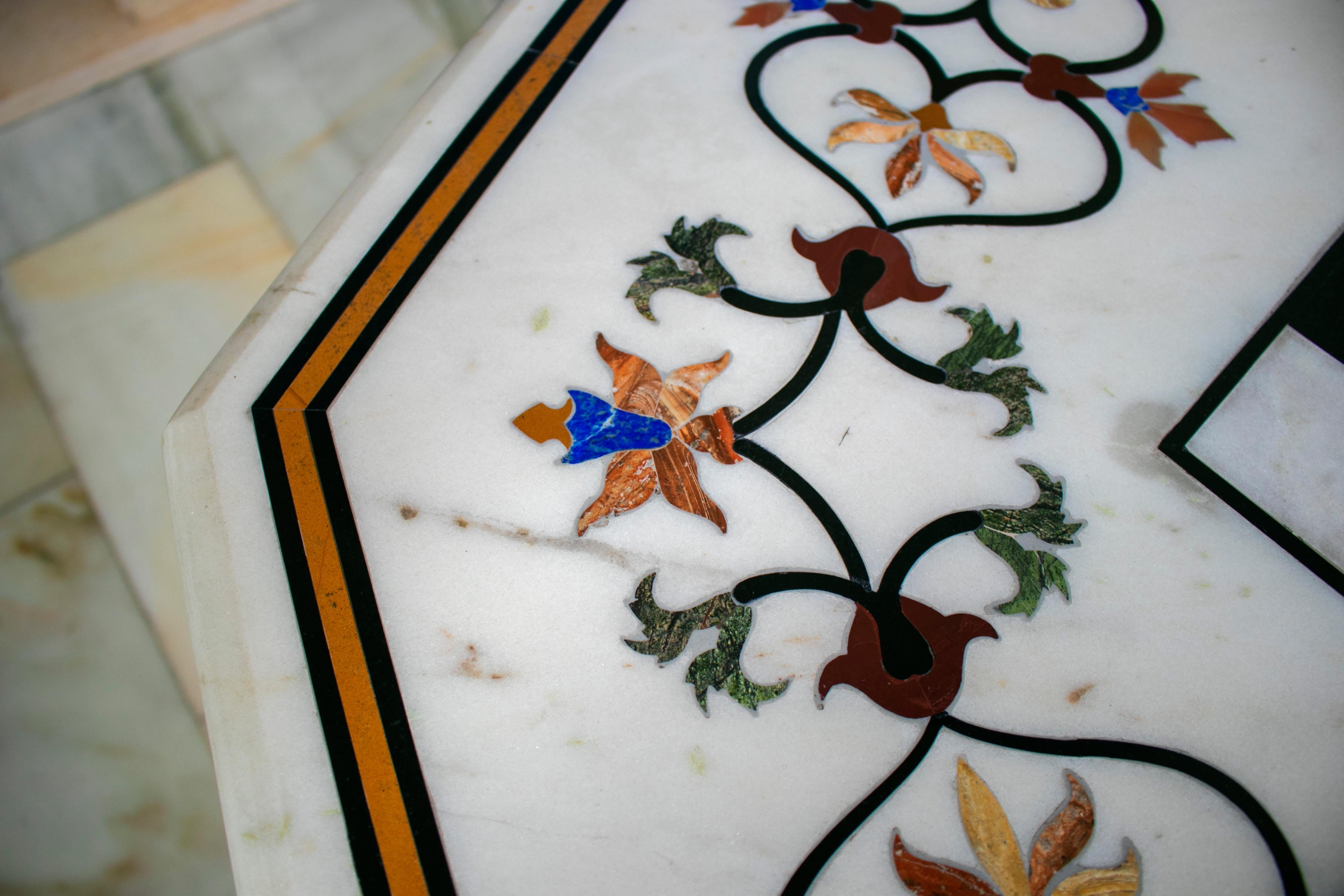 Achteckige Pietre Dure Marmor-Intarsien Mosaik-Schachtischplatte mit Lapis und Jade im Angebot 4