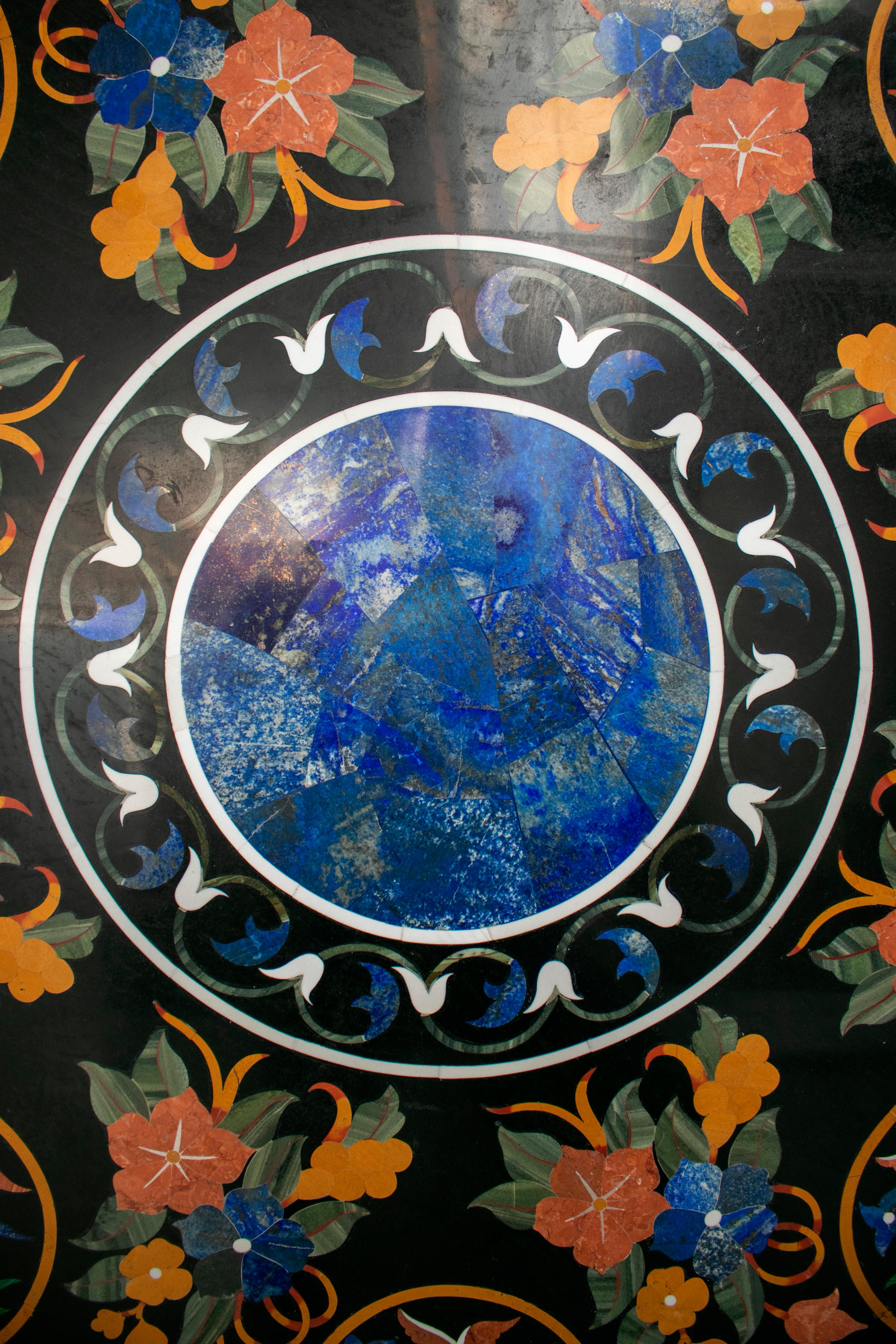 Marbre Top de table octogonal en mosaïque incrustée de marbre Pietre Dure avec lapis et turquoise  en vente