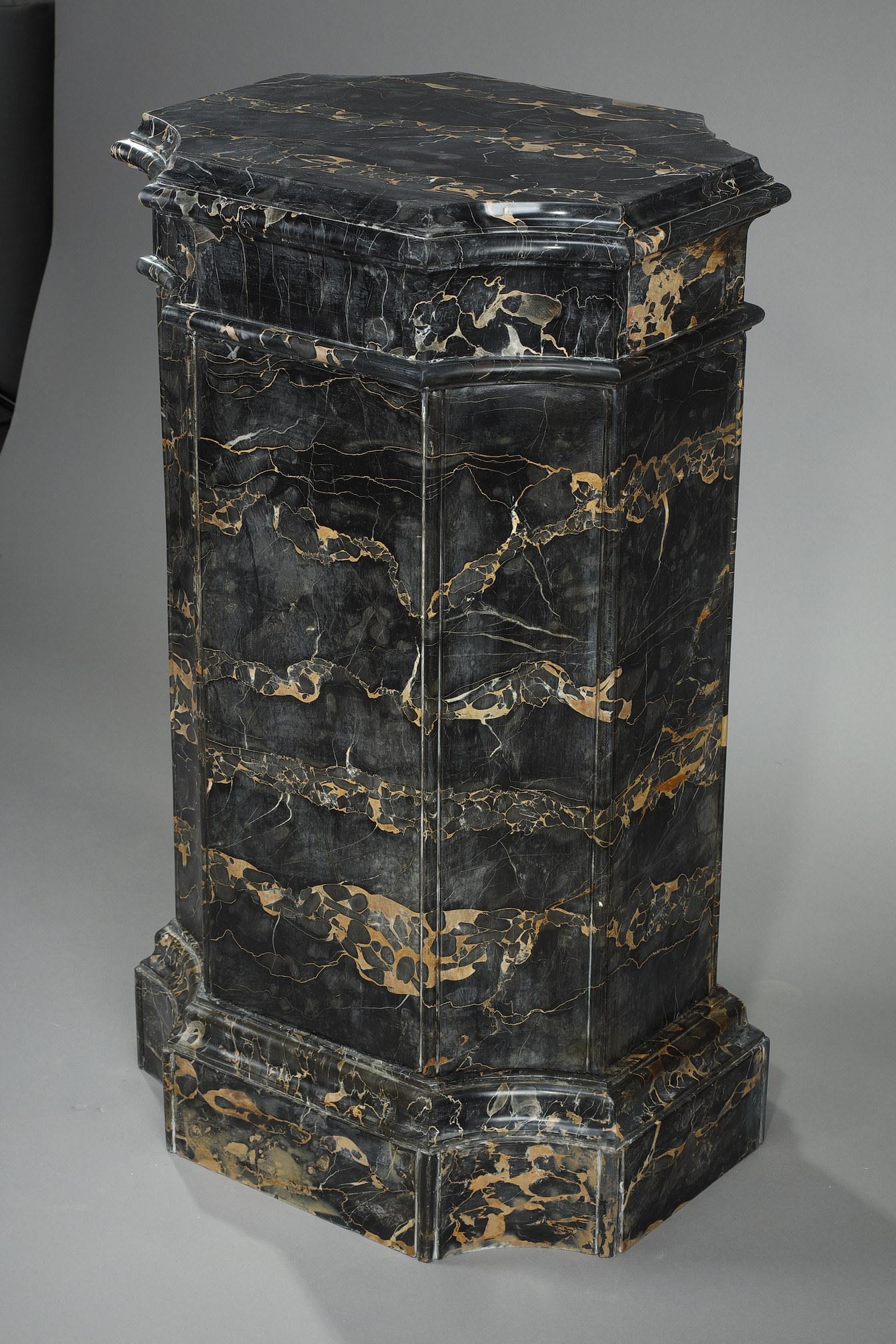 Octagonal Portor marble column, 19th century 1
