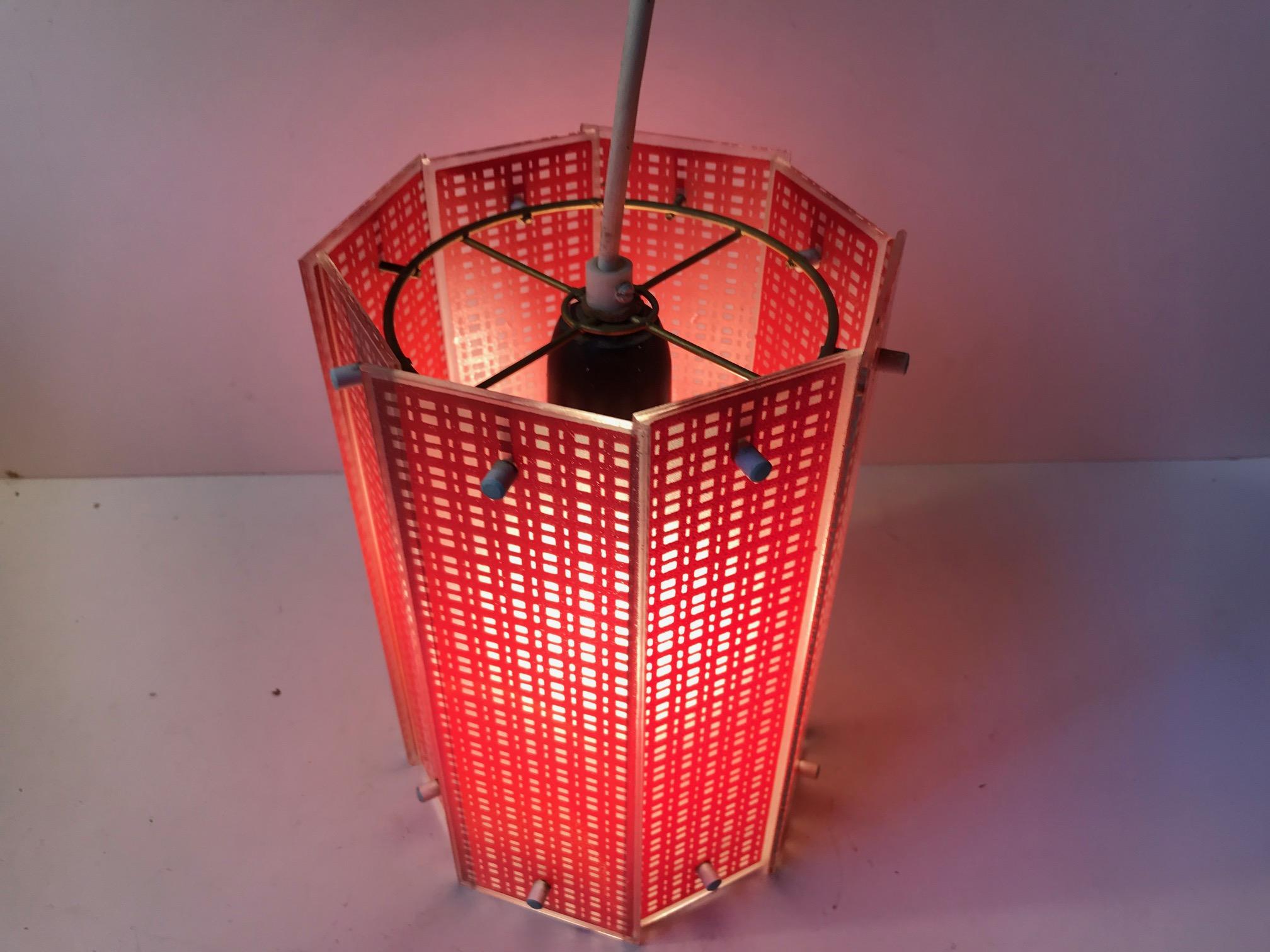 Octagonal Scandinavian Modern Pendant Light in Red Checkered Glass, 1960s In Good Condition For Sale In Esbjerg, DK