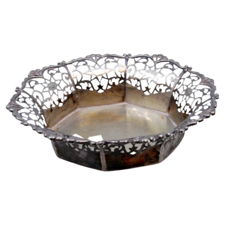 Octagonal shaped silver candy box For Sale