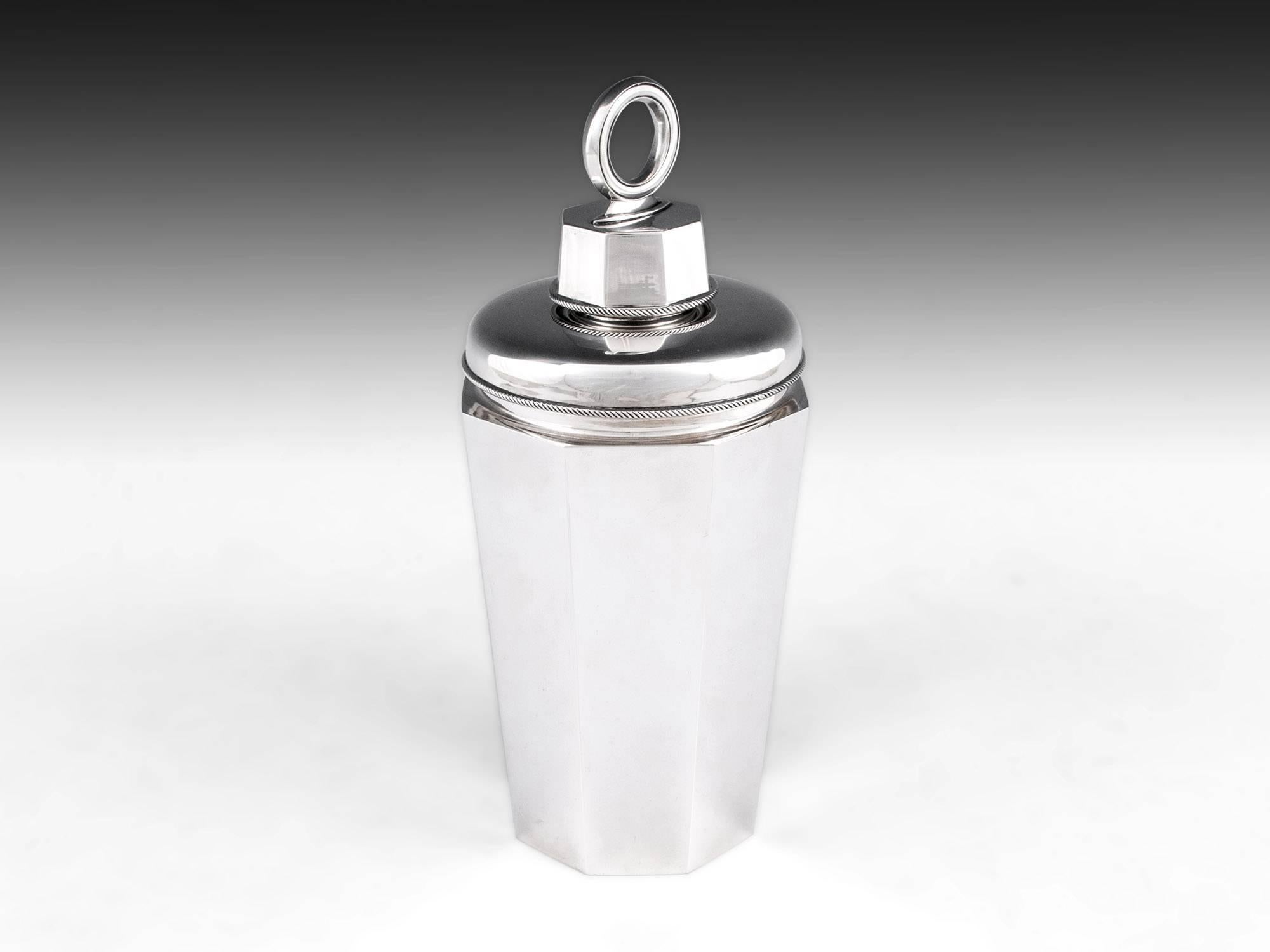 Octagonal Solid Silver Cocktail Shaker by Jacob Tostrup, 20th Century In Good Condition In Northampton, United Kingdom