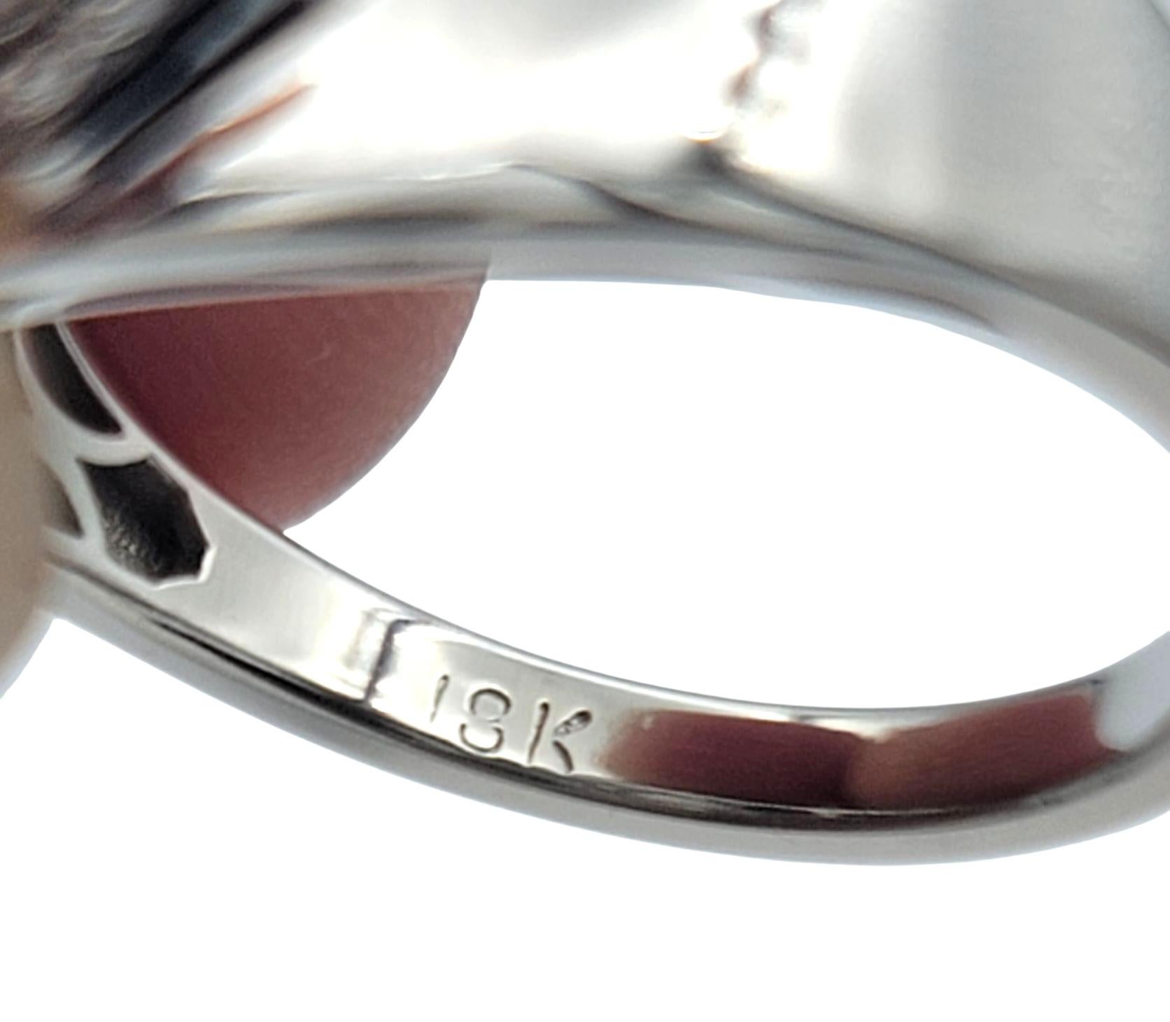 Achteckiger Diamantring mit Stufenschliff, rosa-braun, mit Halo aus 18 Karat Gold im Angebot 1