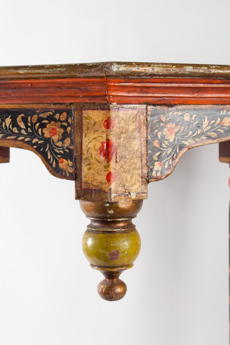 Octagonal Table in Polychrome Wood, North India, 1900 In Good Condition In Saint-Ouen, FR
