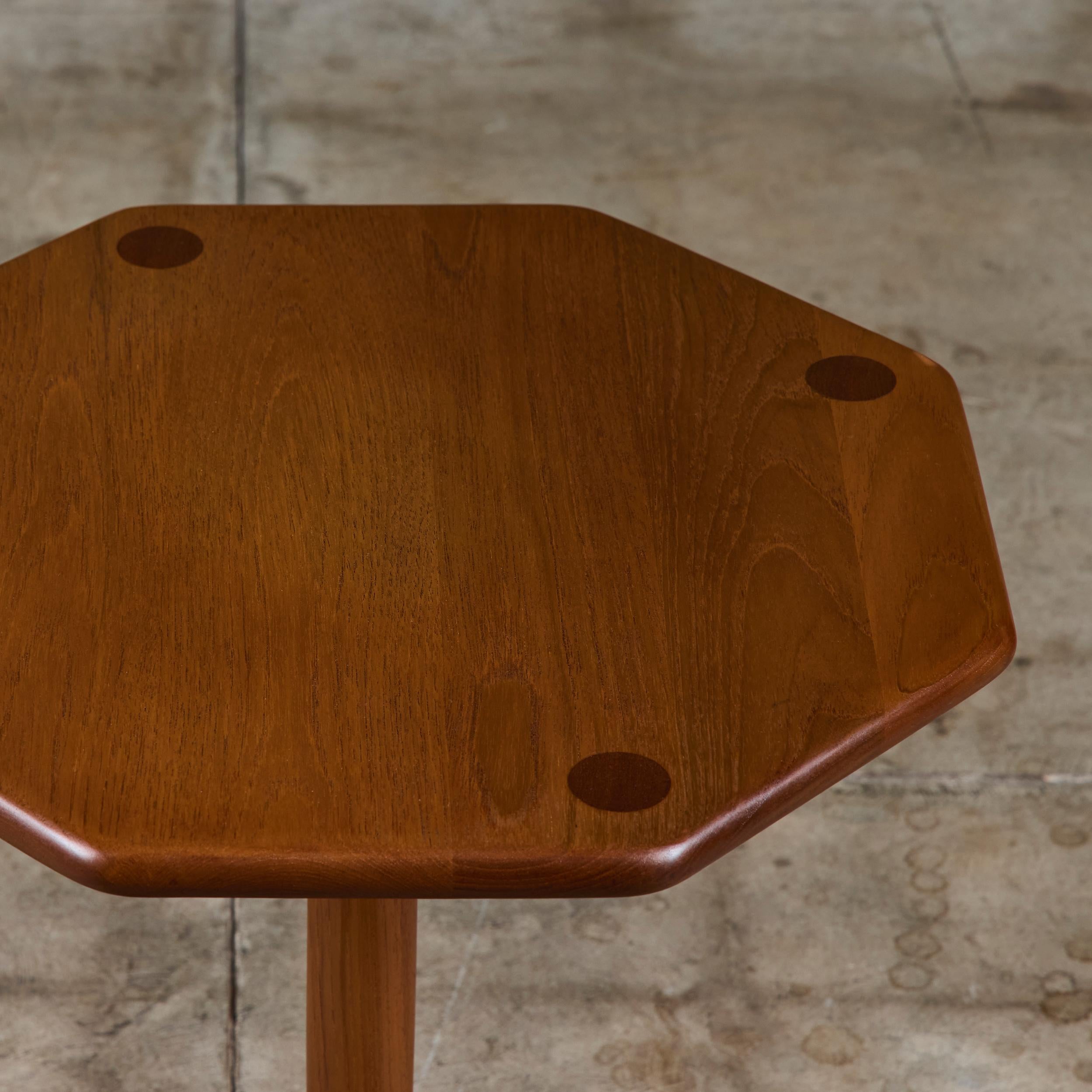 Tavolino ottagonale in teak in vendita 3