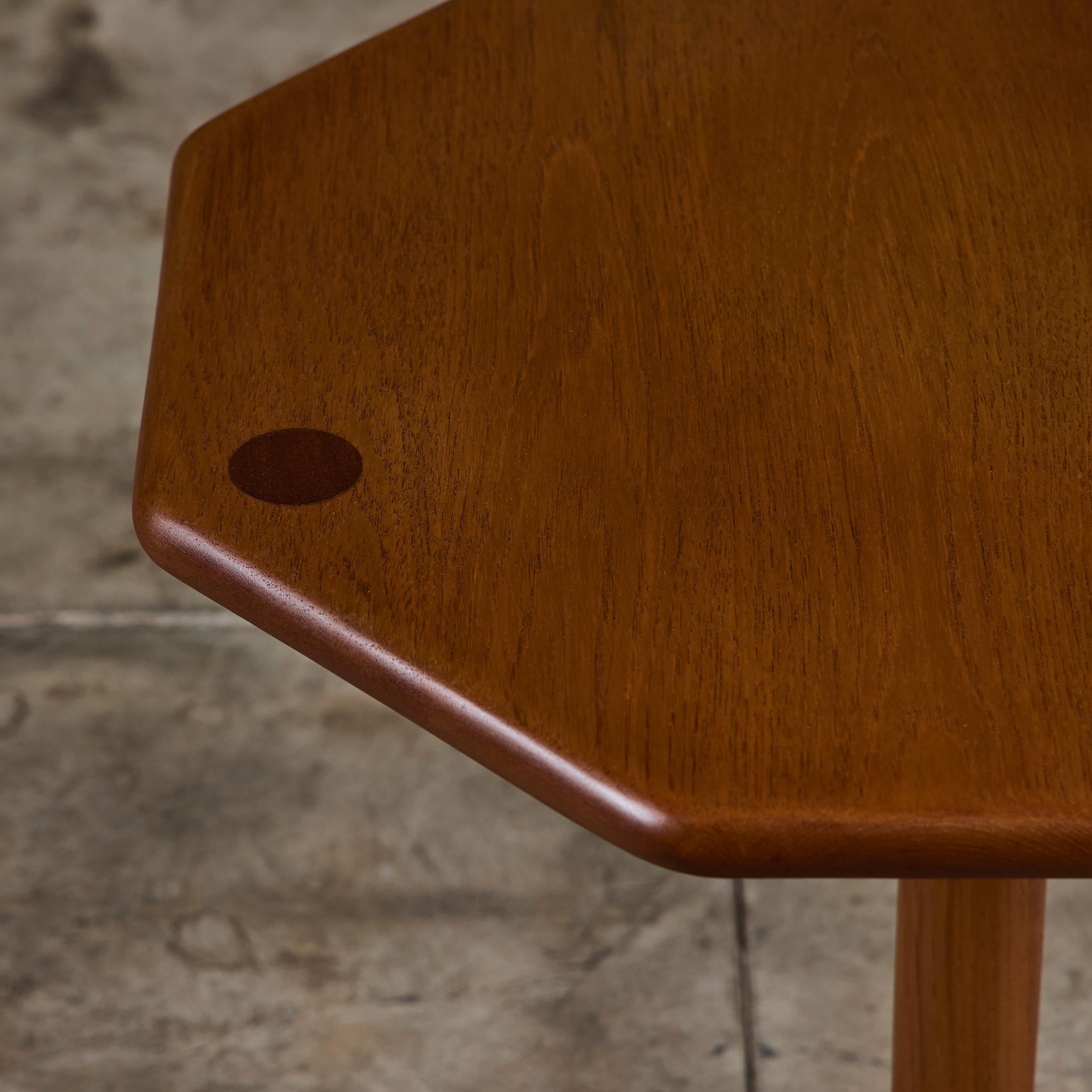 Tavolino ottagonale in teak in vendita 4