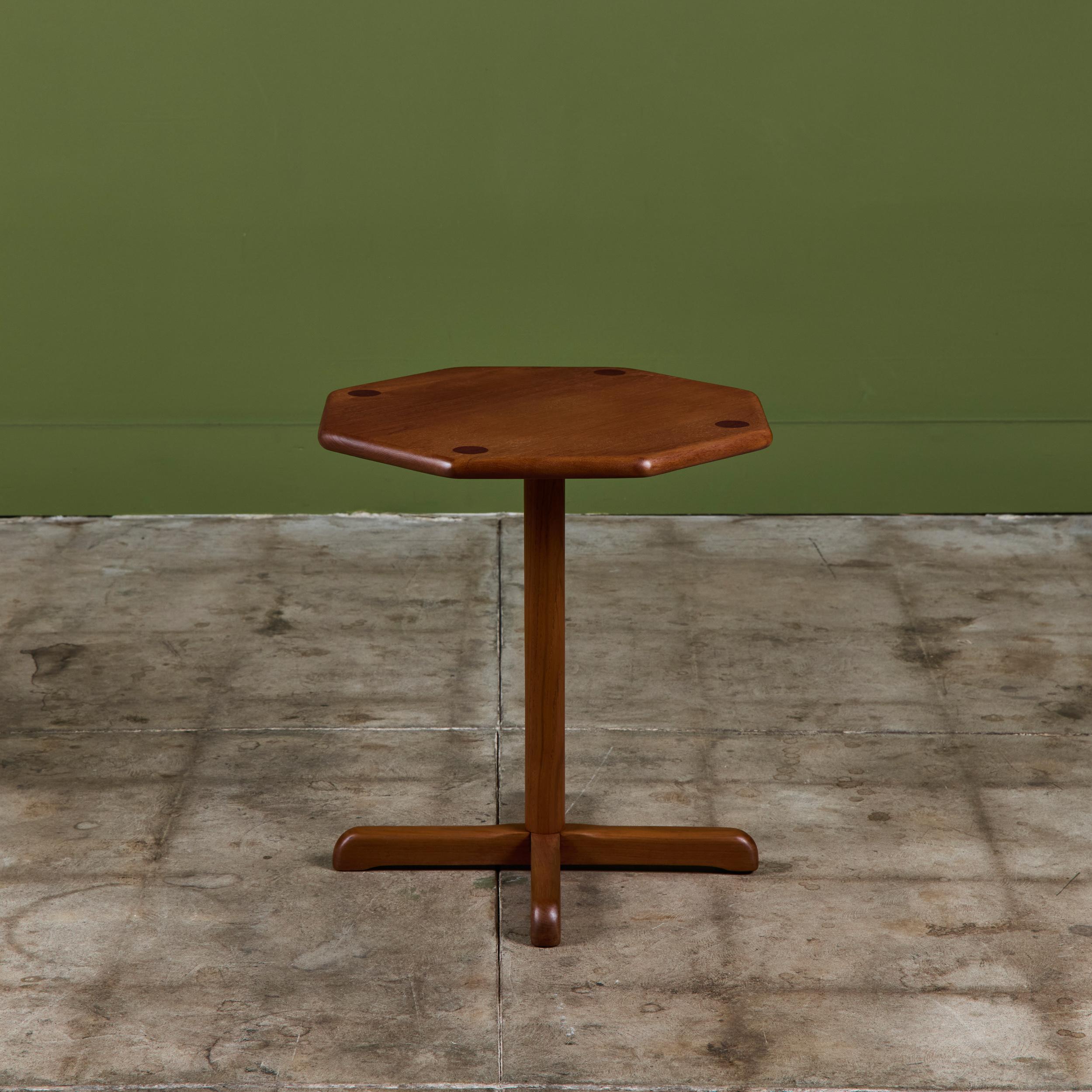 Sconosciuto Tavolino ottagonale in teak in vendita