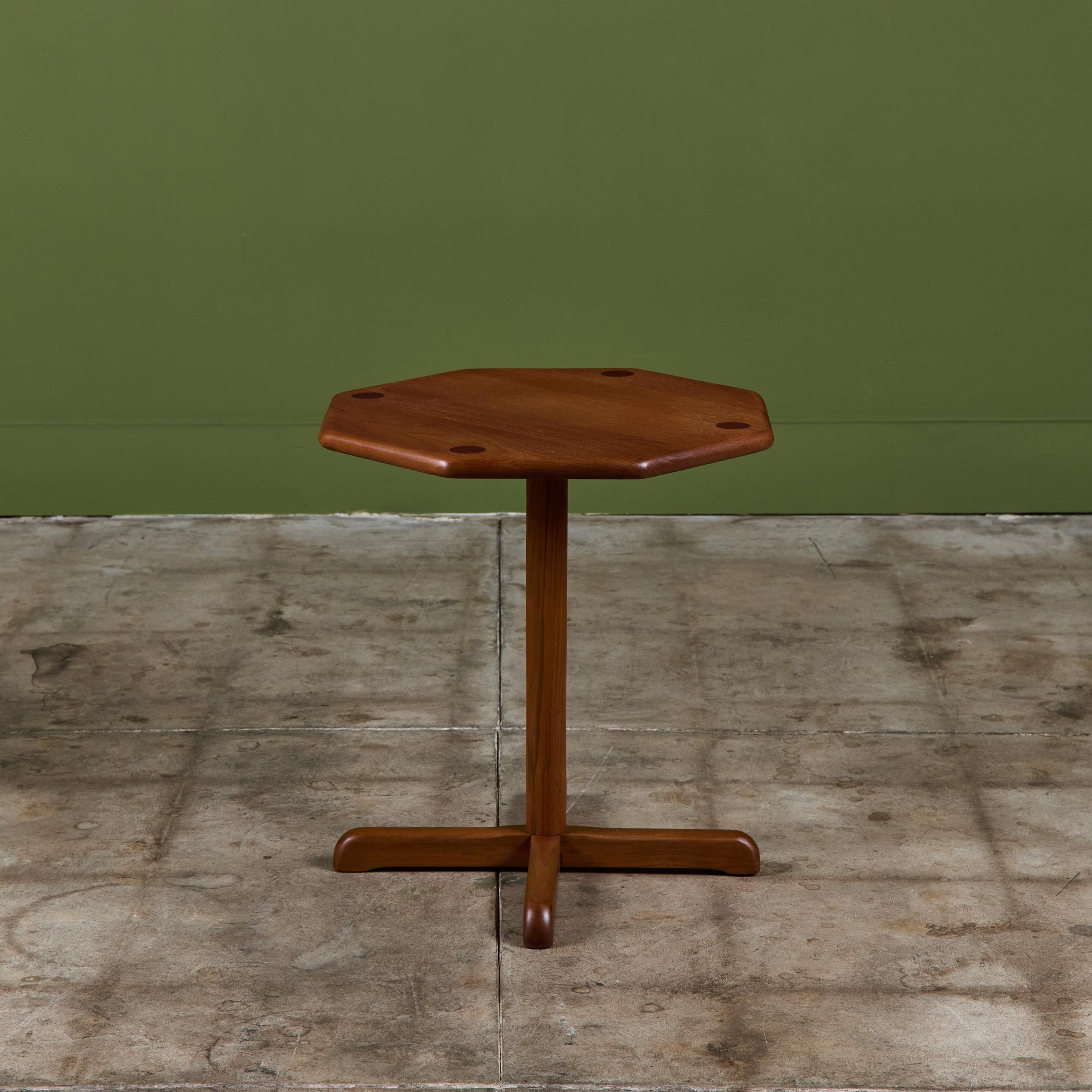 XX secolo Tavolino ottagonale in teak in vendita