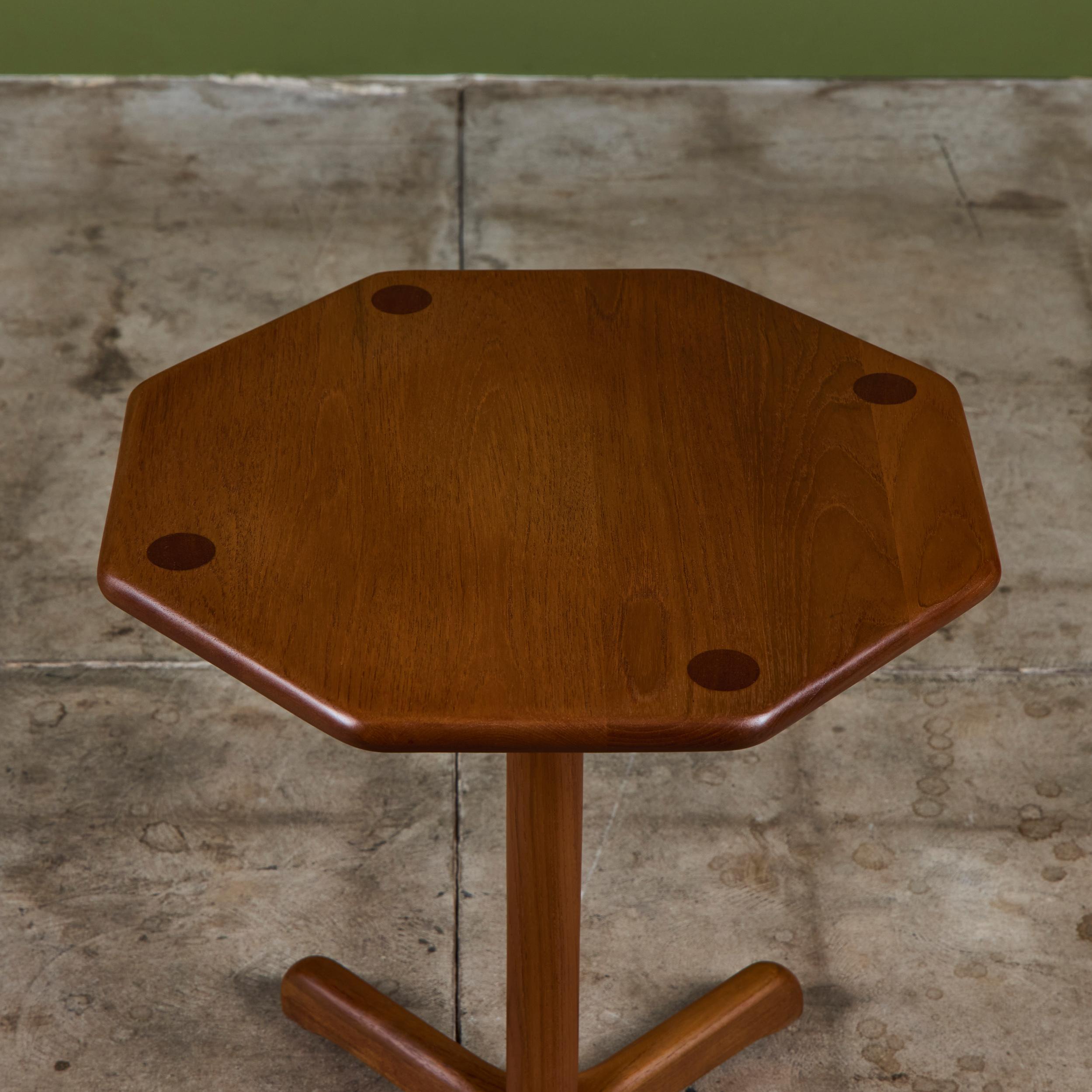 Tavolino ottagonale in teak in vendita 2