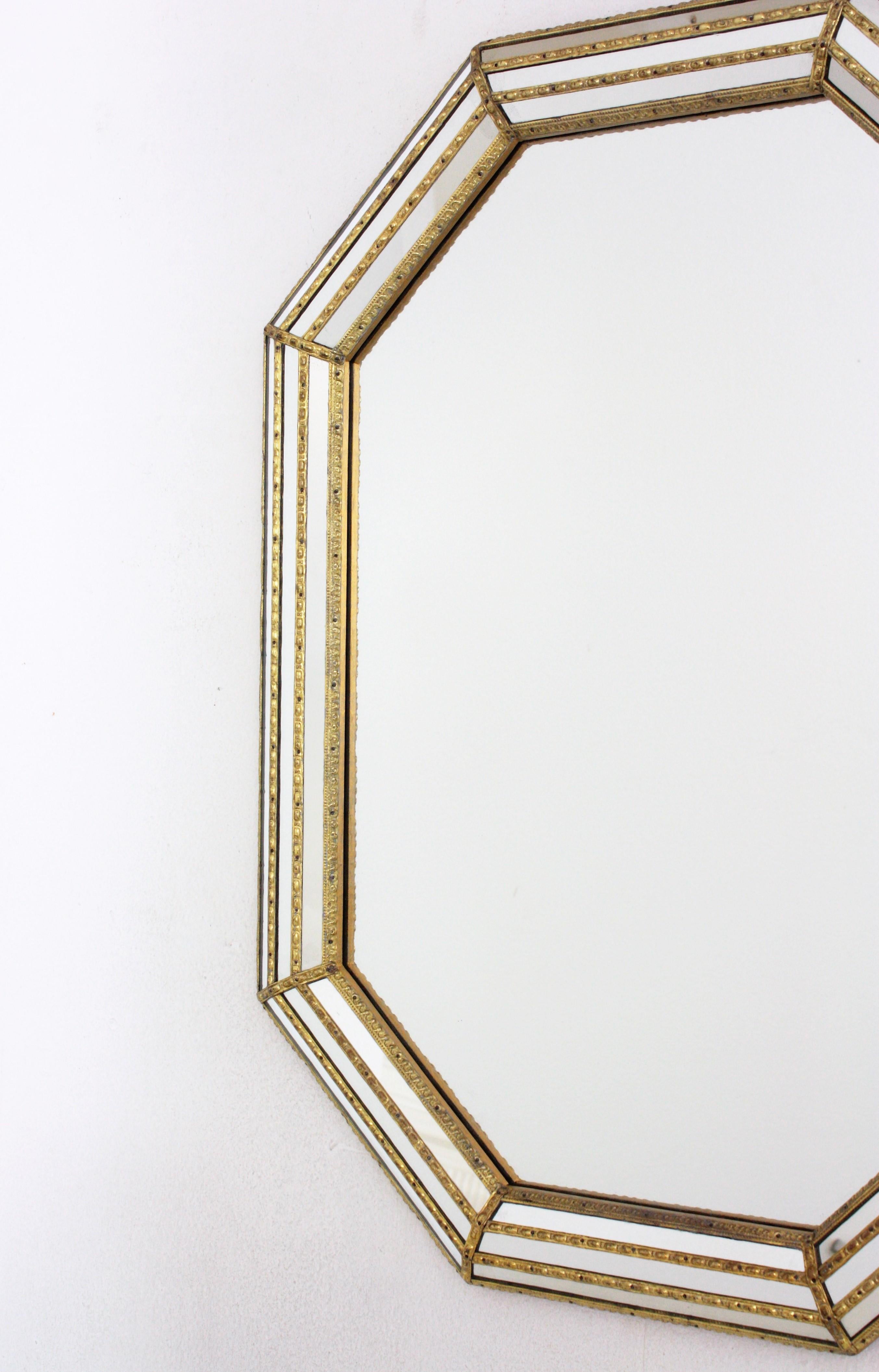Venetian Style Octagonal Mirror with Brass Details For Sale 4