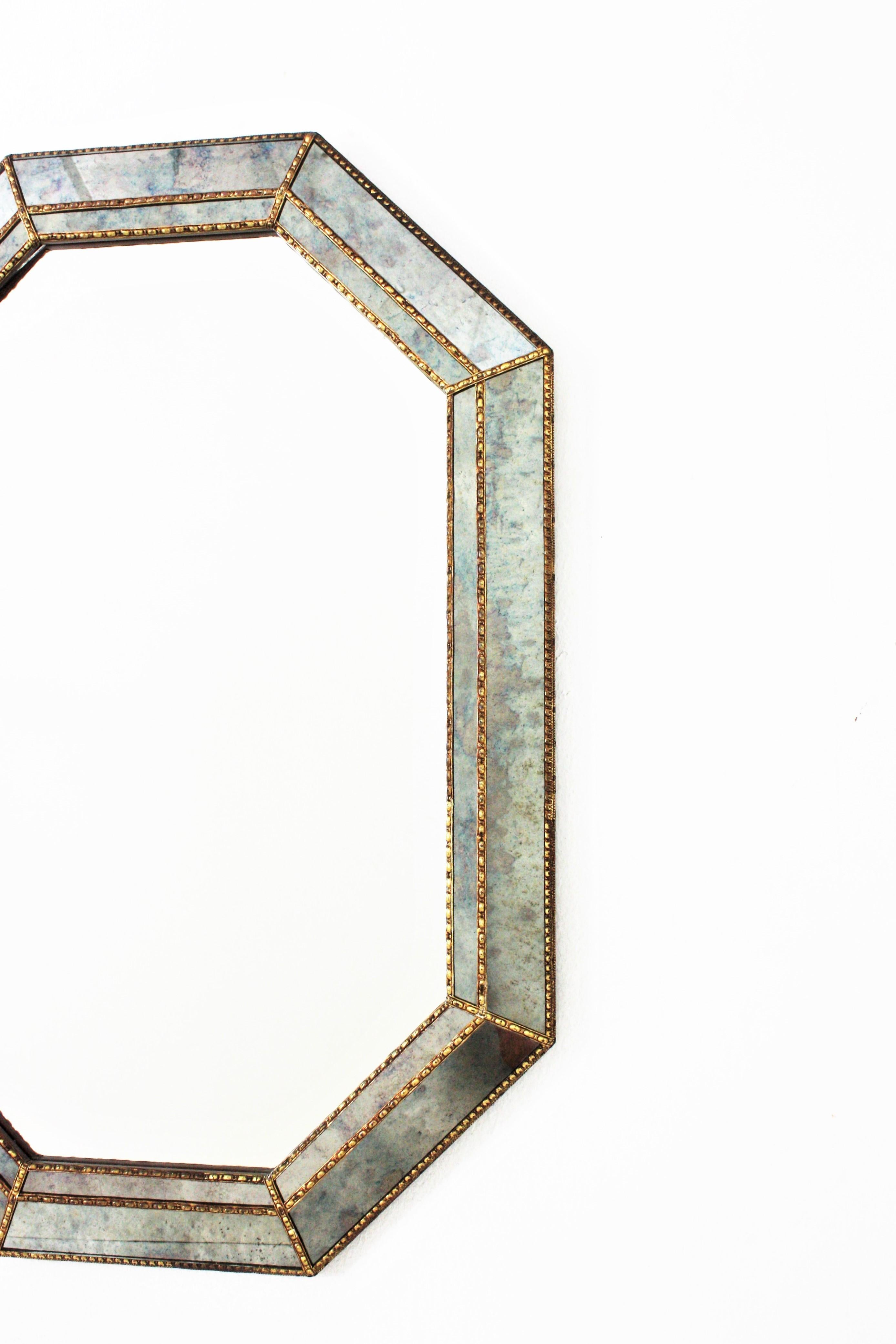 Octagonal Venetian Style Blue Mirror with Brass Details In Good Condition In Barcelona, ES