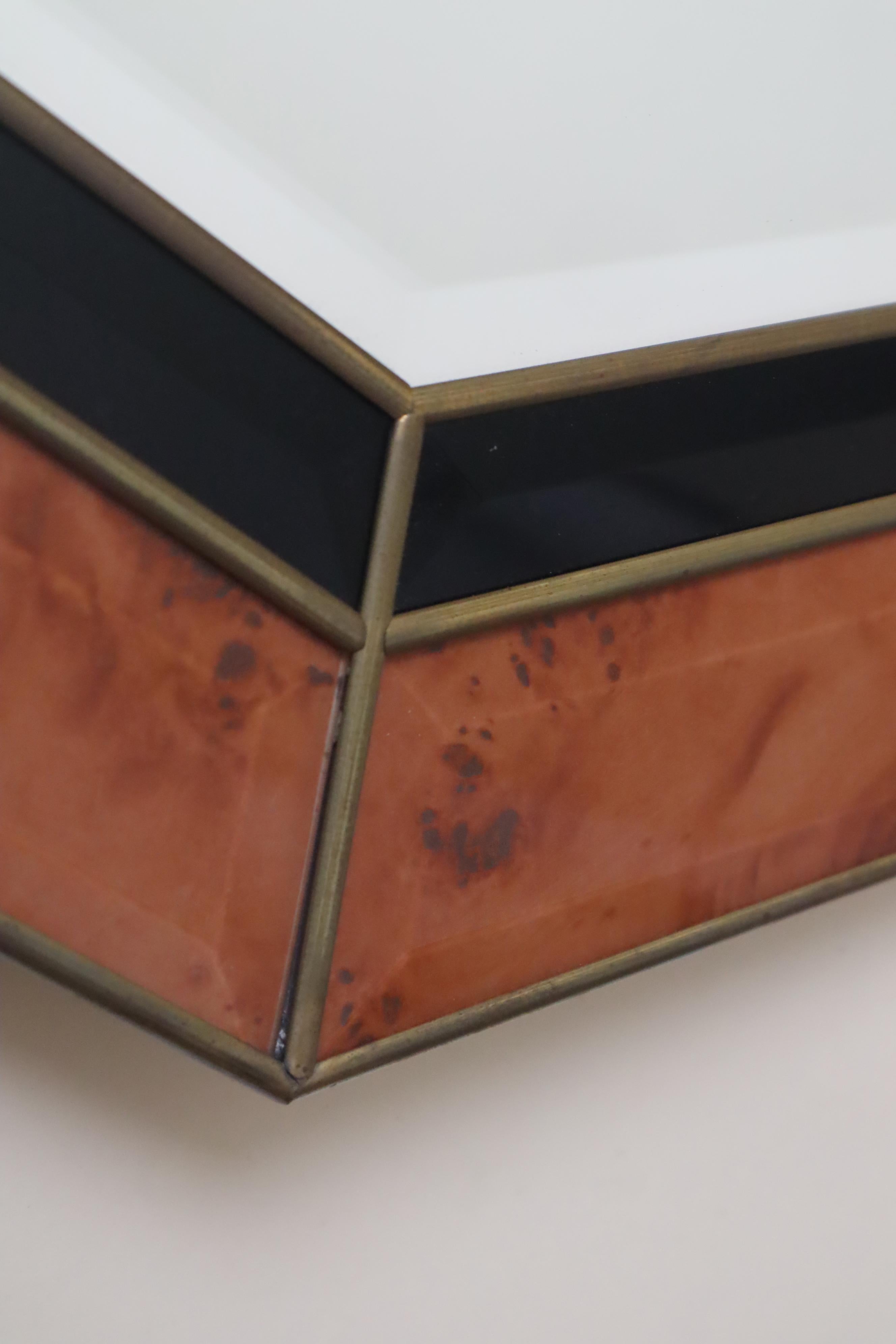 Mid-Century Modern Octagonal Wall Mirror in Burl Wood Look in the Style of Jean Claude Mahey en vente