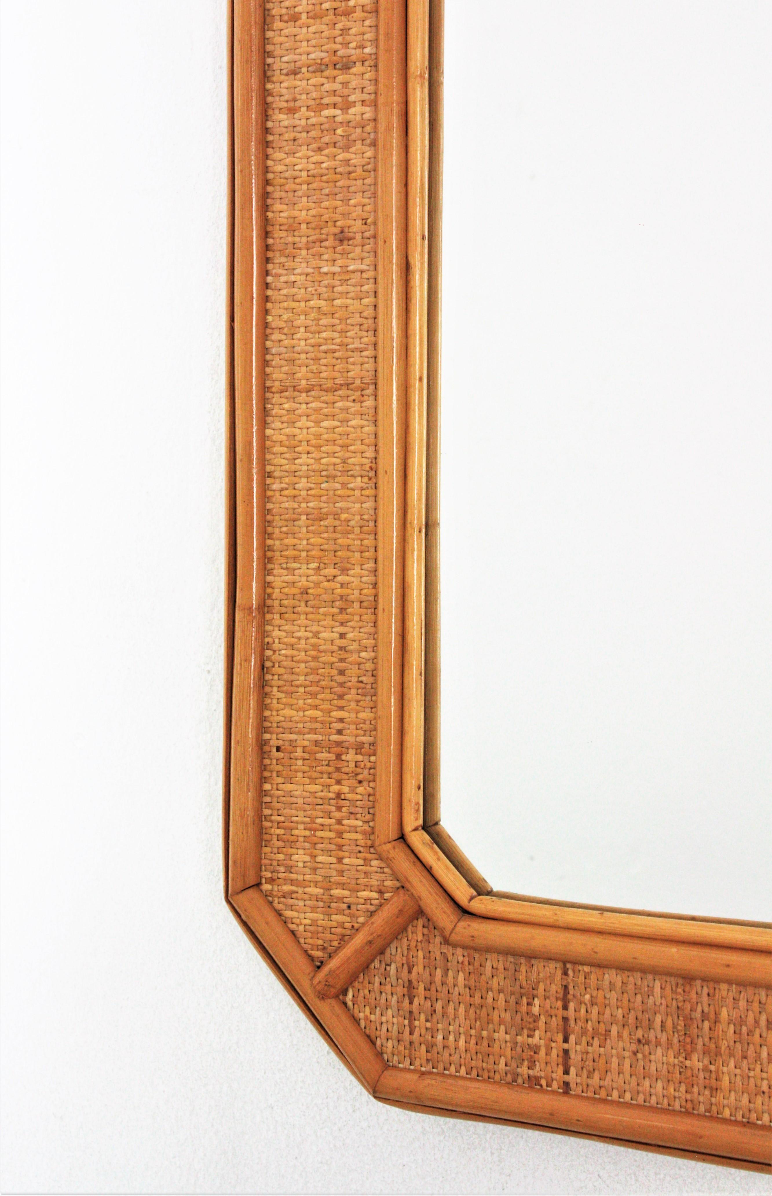 Octagonal Wall Mirror in Rattan and Woven Wicker In Good Condition For Sale In Barcelona, ES