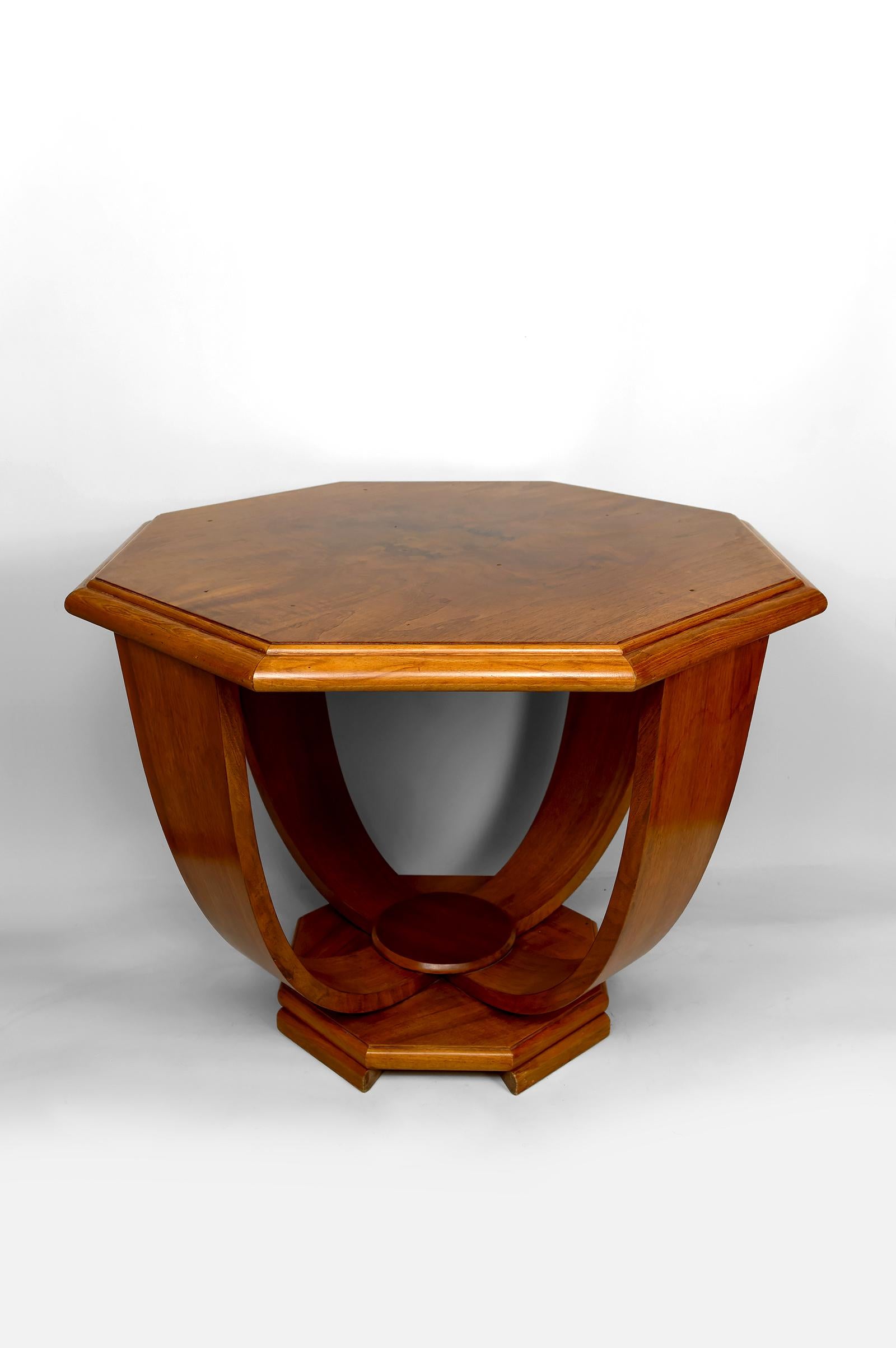 Impiallacciato Tavolino ottagonale in noce / Gueridon - Art Deco modernista, Francia, CIRCA 1925 in vendita