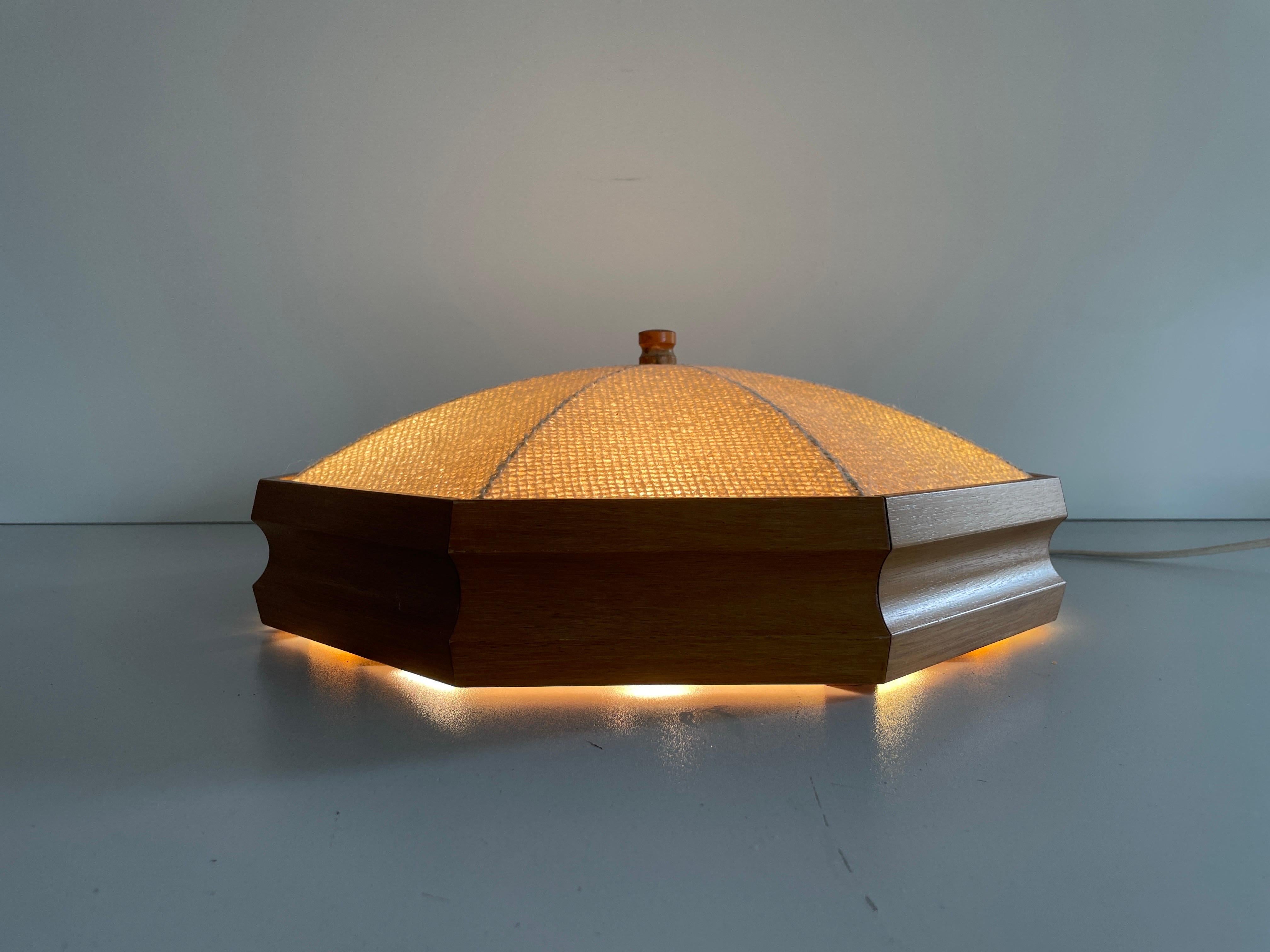 Lámpara octogonal de empotrar con cuerpo de madera y tela, años 60, Alemania en venta 3