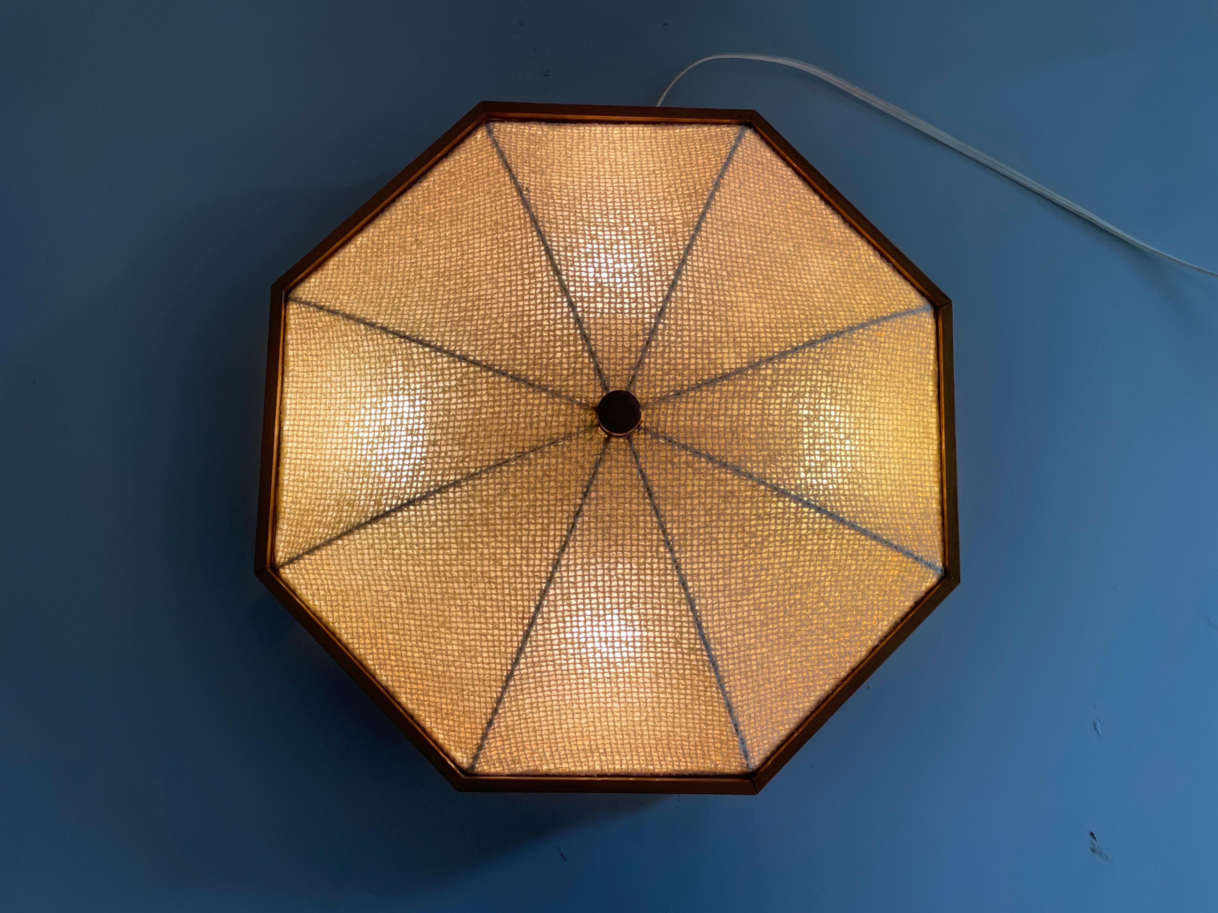 Lámpara octogonal de empotrar con cuerpo de madera y tela, años 60, Alemania en venta 7