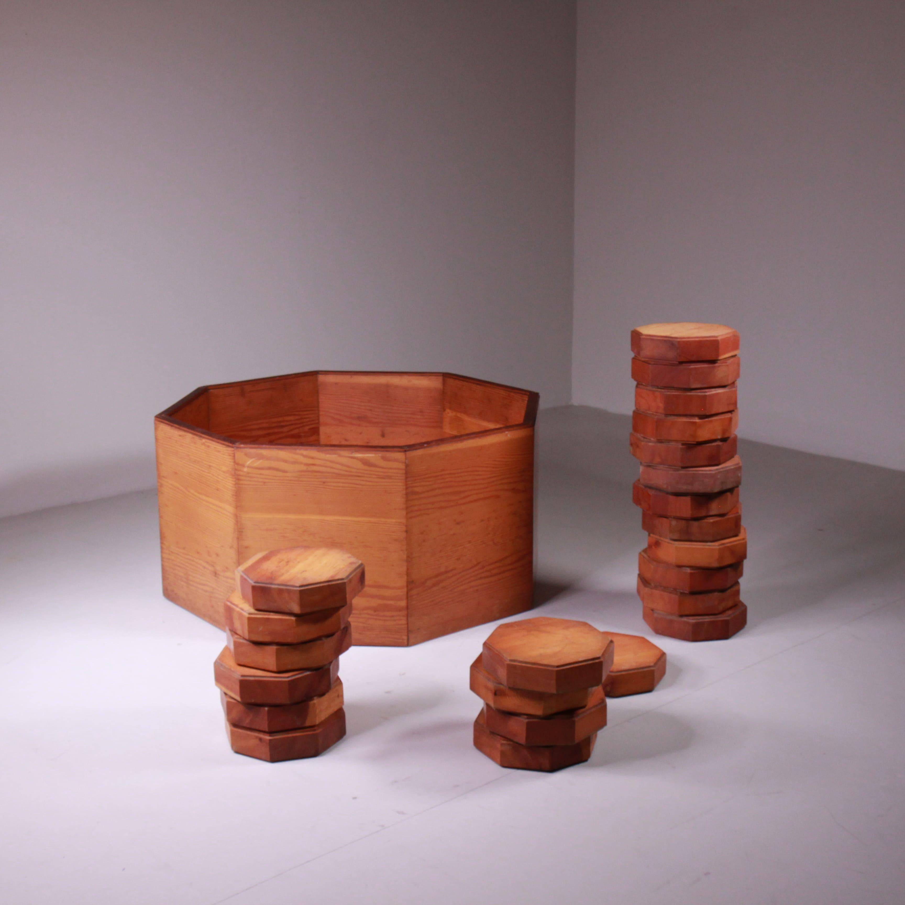 Late 17th Century Porte-plante octogonal en bois, 1960 en vente