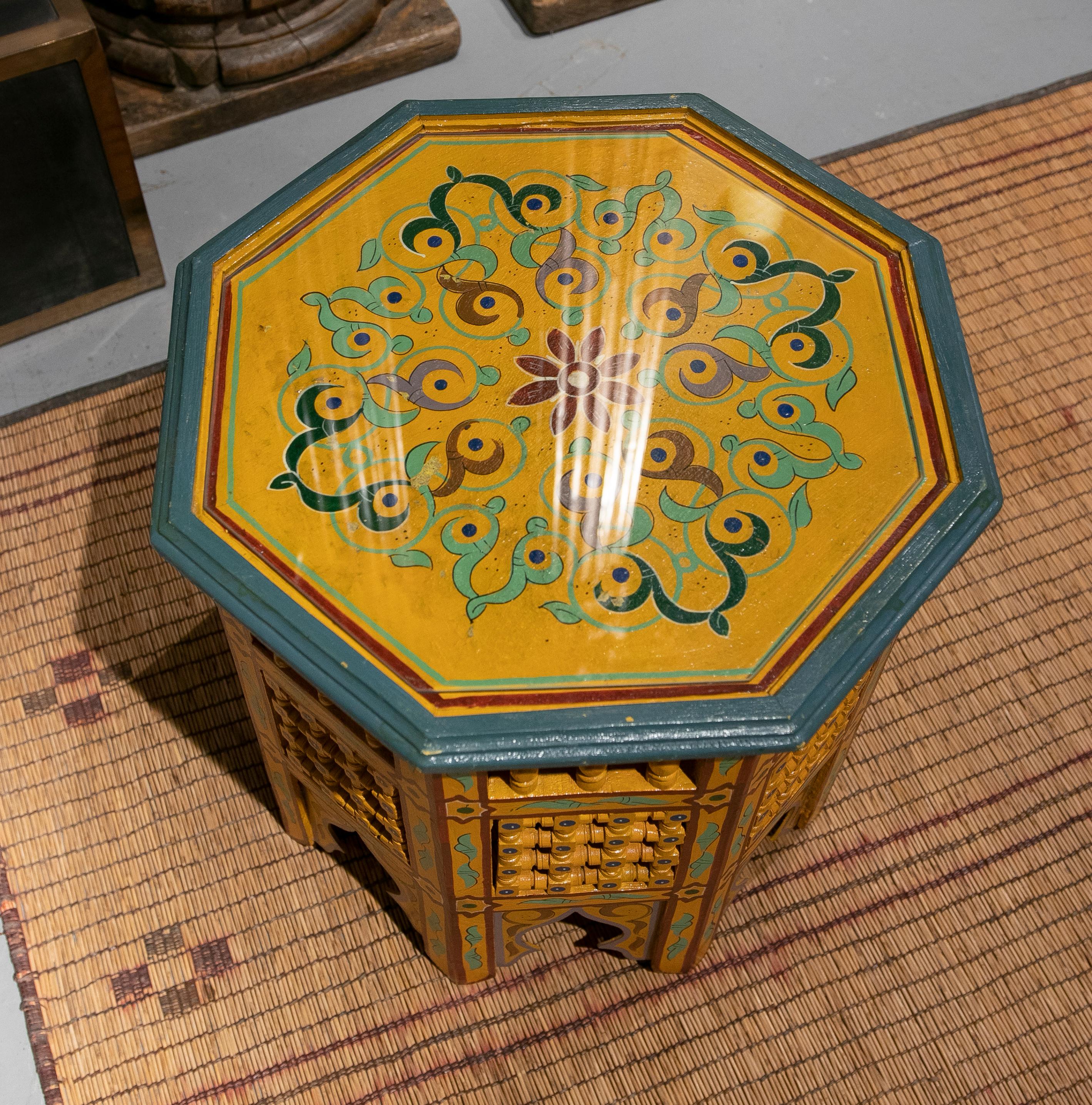 Wood Octagonal wooden sidetable handpainted in yellow and green