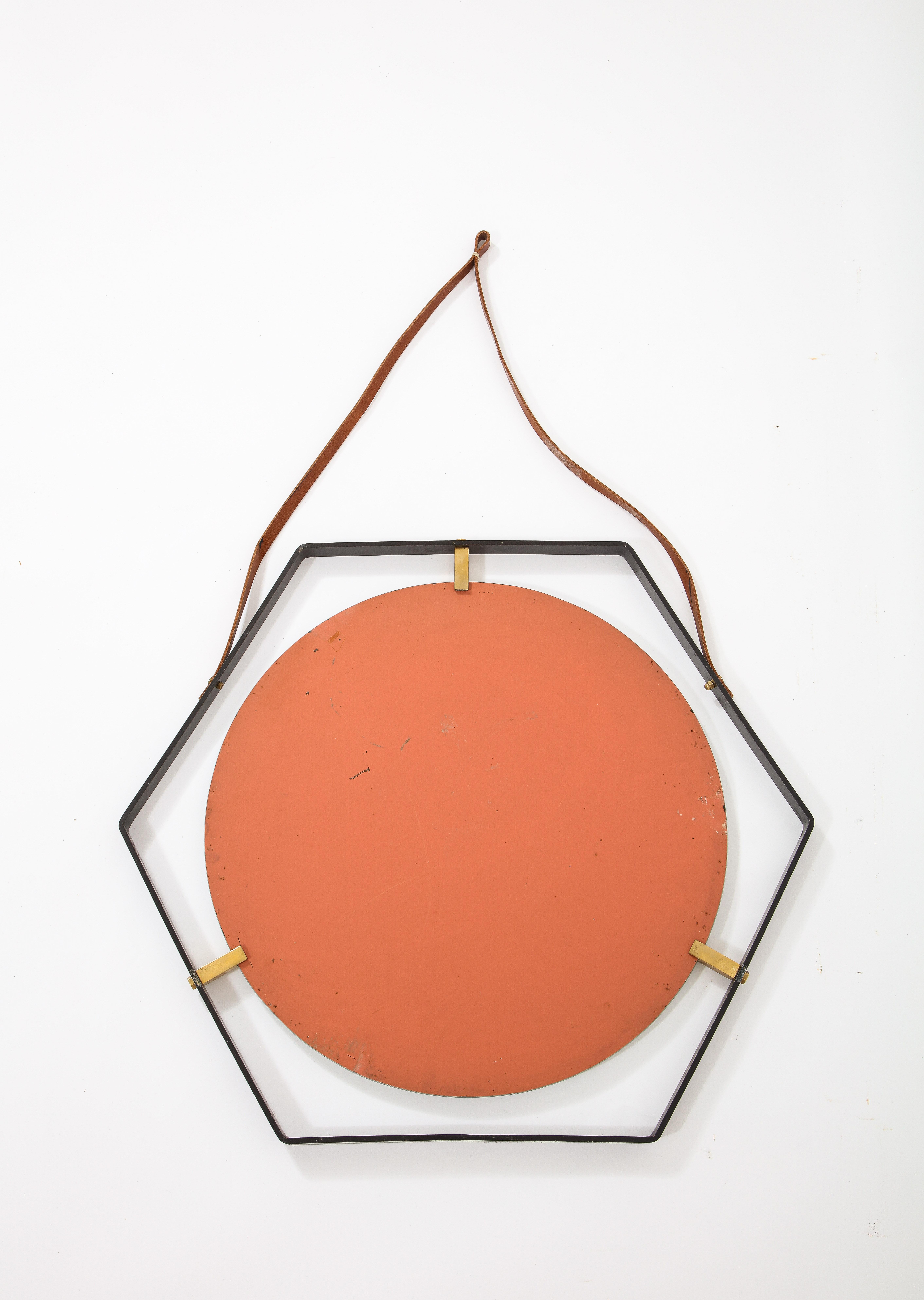 Miroir octogonal en fer forgé sur sangle en cuir, France, années 1960 en vente 2