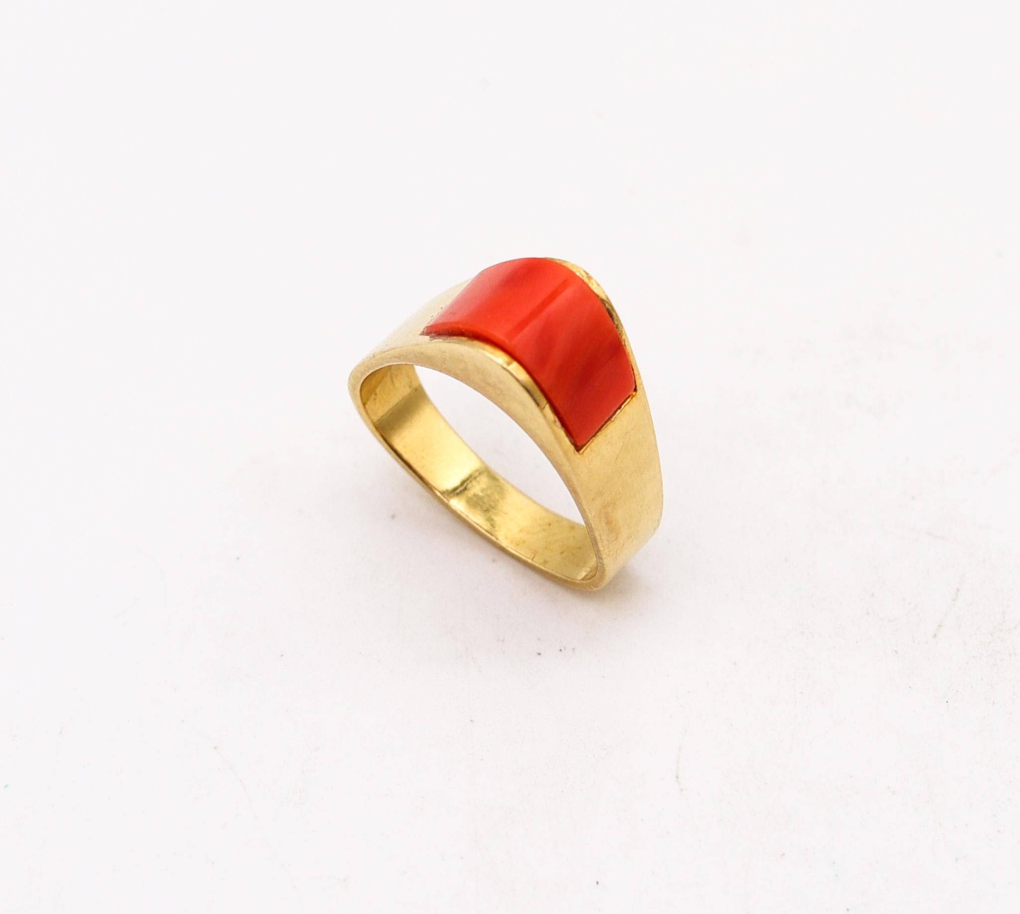Triangular ring designed by Octavio Sarda Palau.

Beautiful triangular ring, created in Barcelona Spain by the artist goldsmith Octavio Sarda Palau, back in the 1970. This unusual geometric ring has been made with Bauhaus parameters of the golden