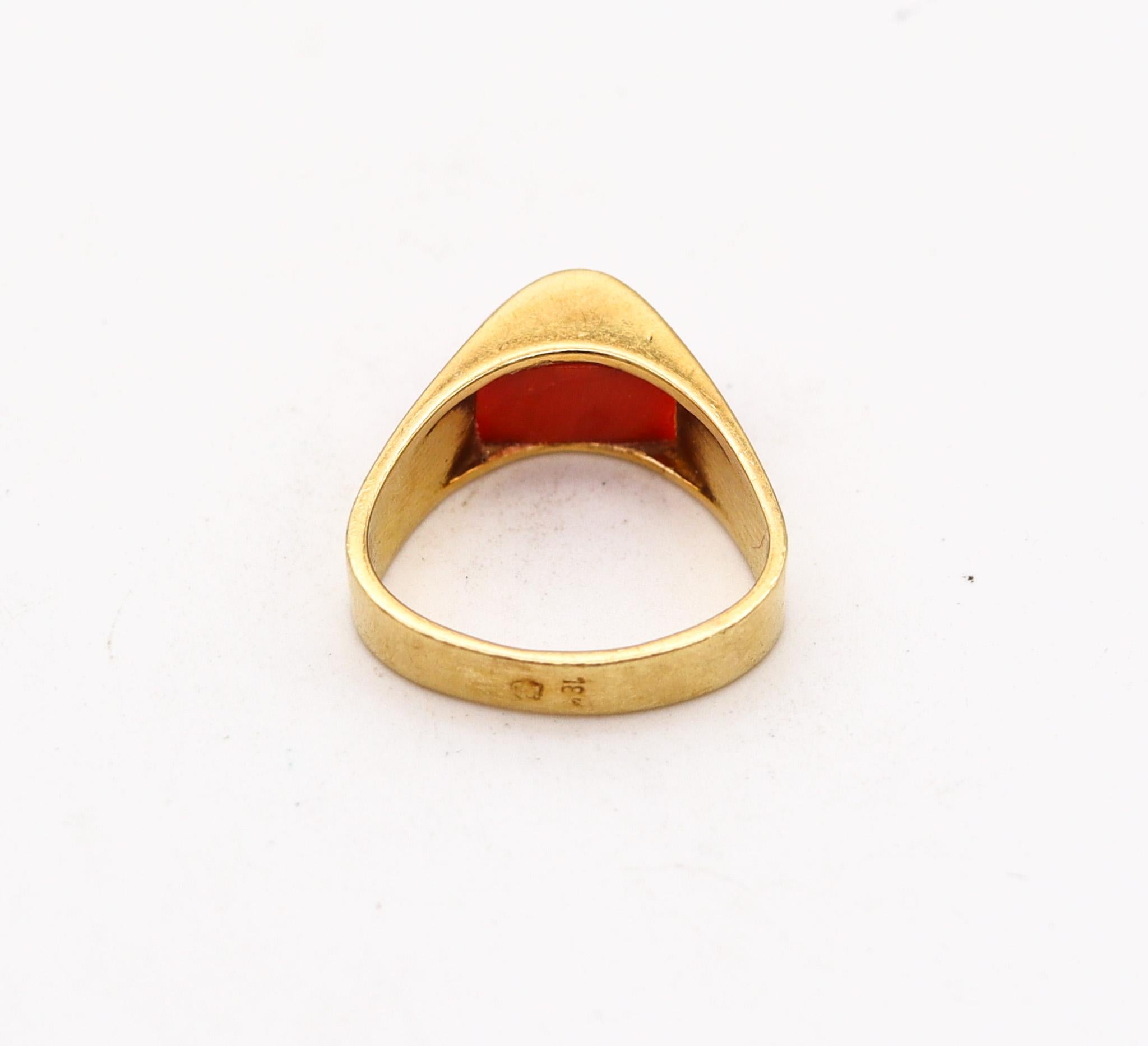 Cabochon Octavio Sarda Palau 1970 Barcelona Triangular Ring In 18Kt Gold With Coral For Sale