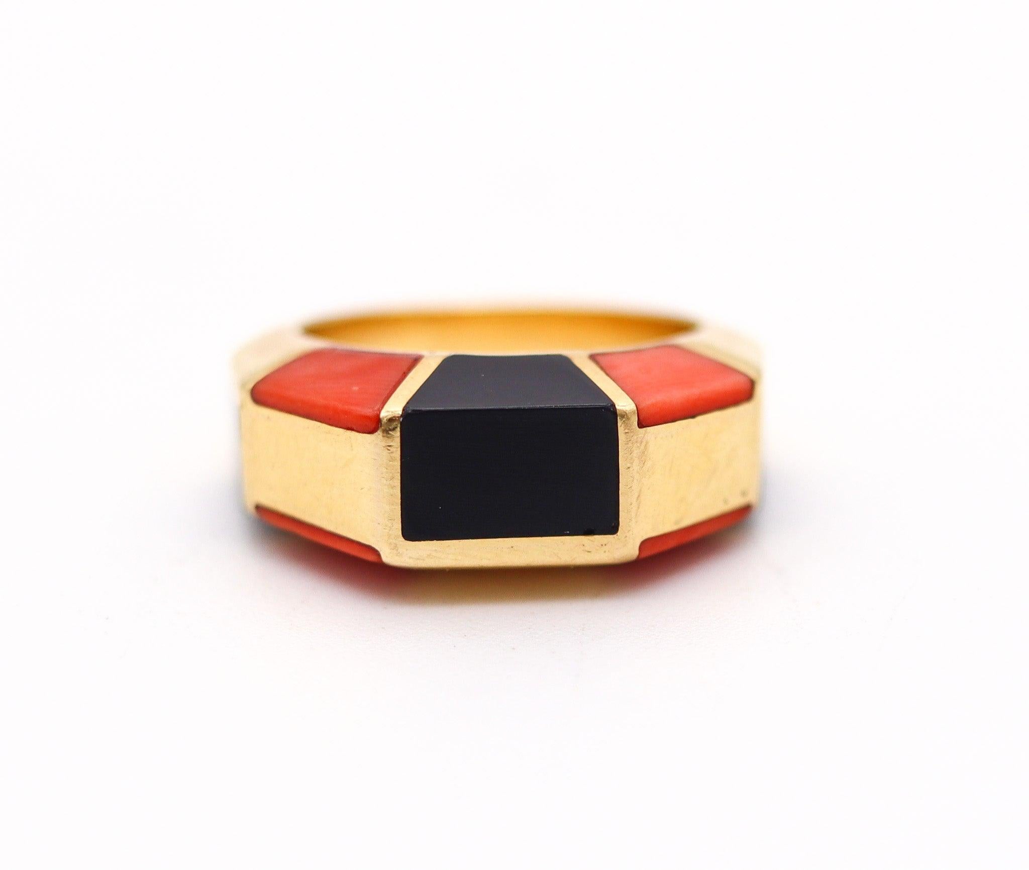 Women's OCTAVIO SARDA Spanish Modernist Earrings-Ring Set In 18Kt Gold With Coral & Onyx For Sale