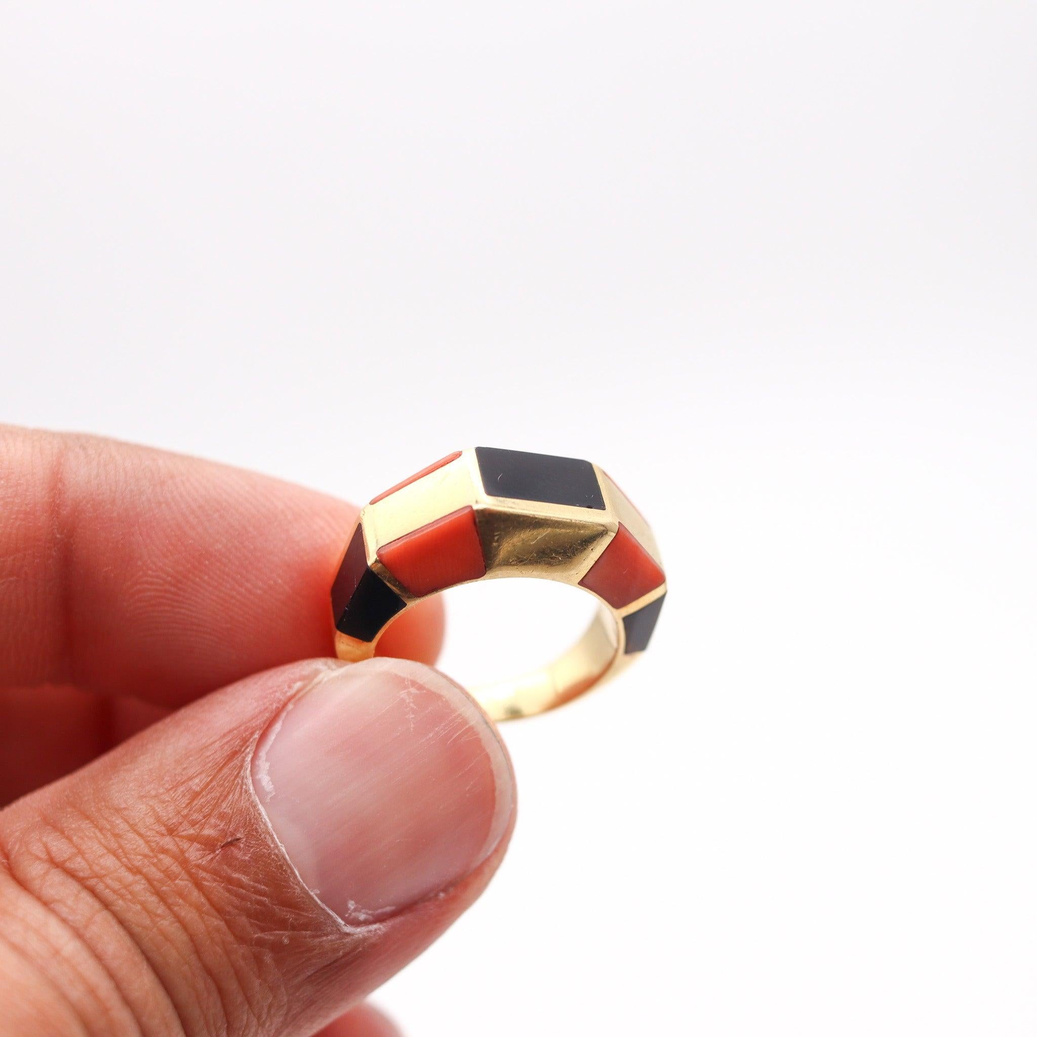 OCTAVIO SARDA Spanish Modernist Earrings-Ring Set In 18Kt Gold With Coral & Onyx For Sale 4