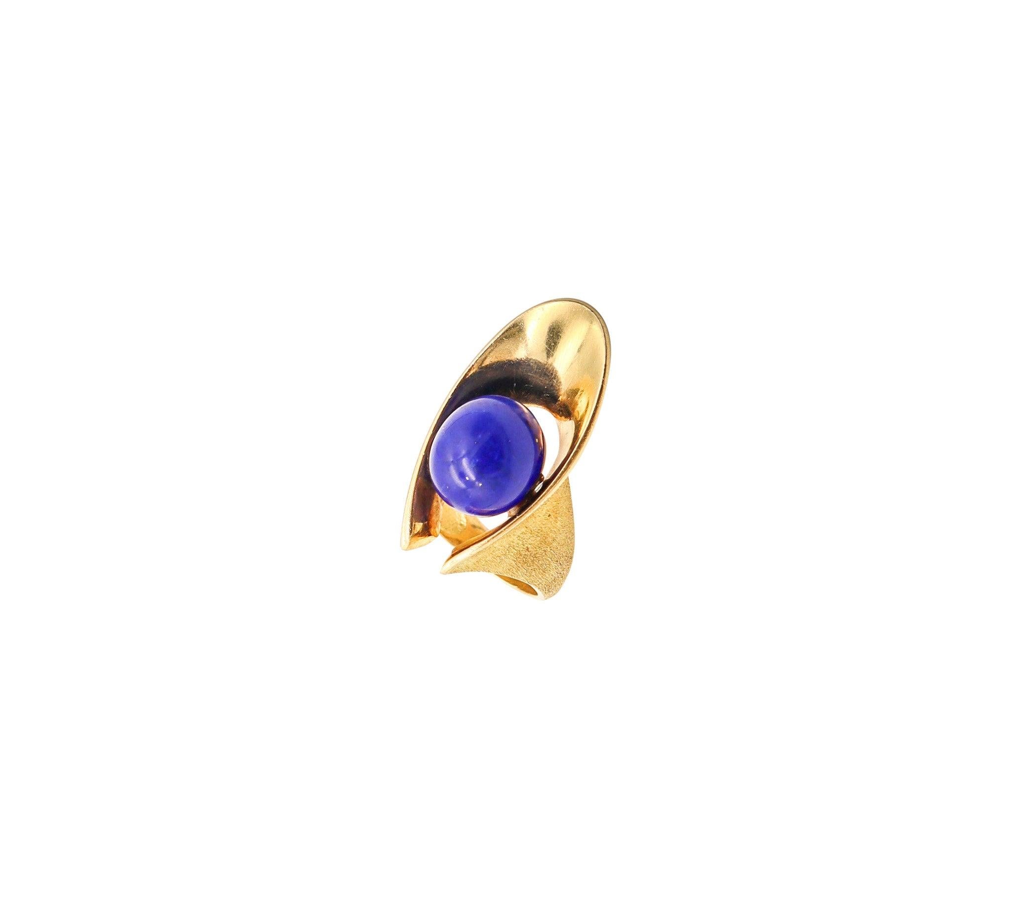 Women's OCTAVIO SARDA Spanish Modernist Sculptural Cocktail Ring In 18Kt Gold With Lapis For Sale