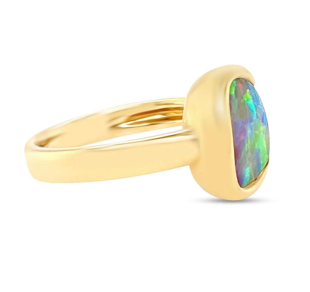 Natural Untreated Australian 2.85ct Boulder Opal Ring in 18K Yellow Gold In New Condition In Sydney, AU