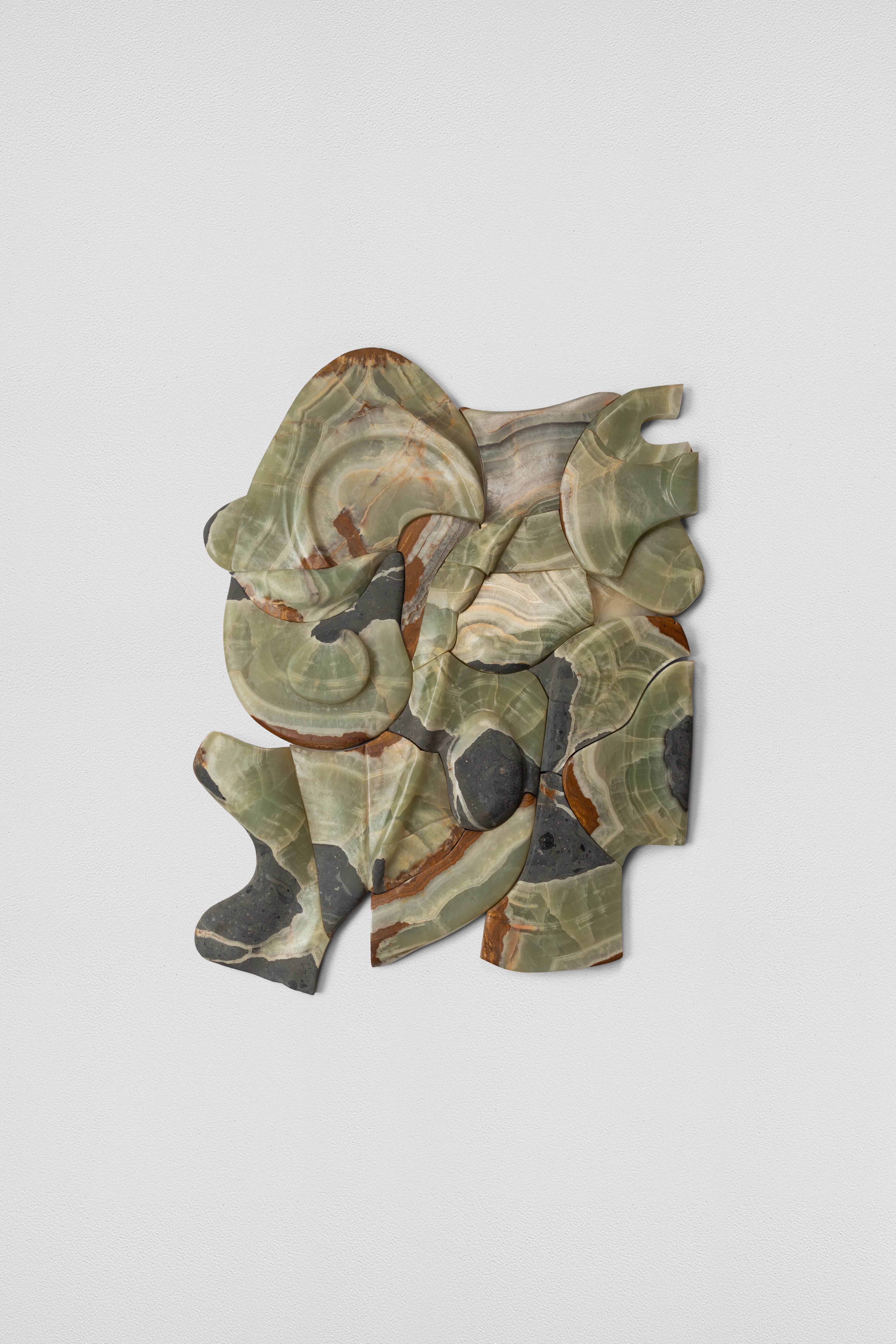 Scultura di ottobre di Carri
Dimensioni: L. 73 x P. 5 x H. 90 cm
Materiali: Onice. 

I. A. B. 1995 Fernanda Carri spazia dalla pittura alla scultura, dalla ceramica ai tessuti, mentre i suoi soggetti spaziano dai sogni ai temi biografici. Prima di