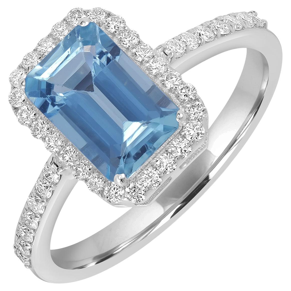 Bague en or blanc 18k avec aigue-marine en forme d'octogone et ornée de diamants en vente