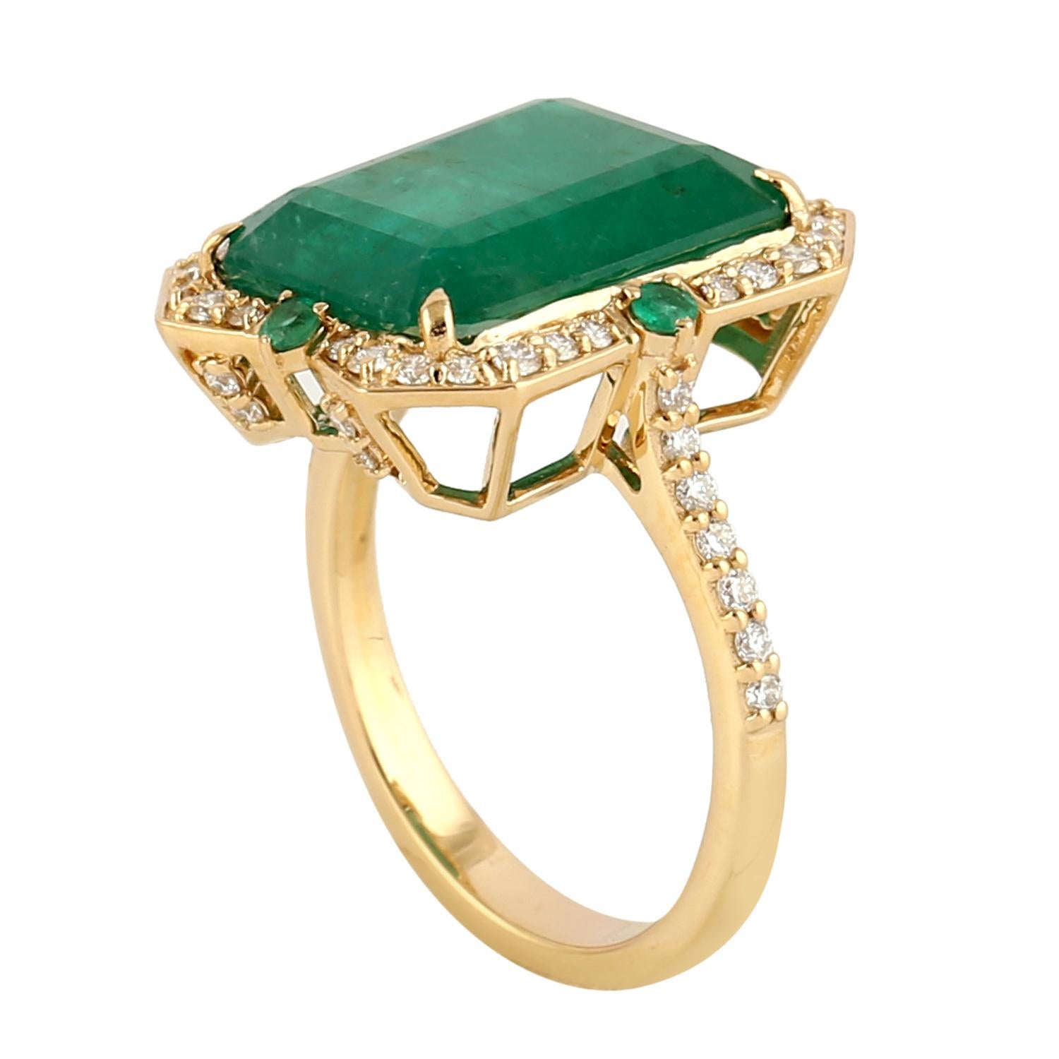 Achteckiger sambischer Smaragd-Cocktailring mit Pavé-Diamant um die Kante (Art nouveau)