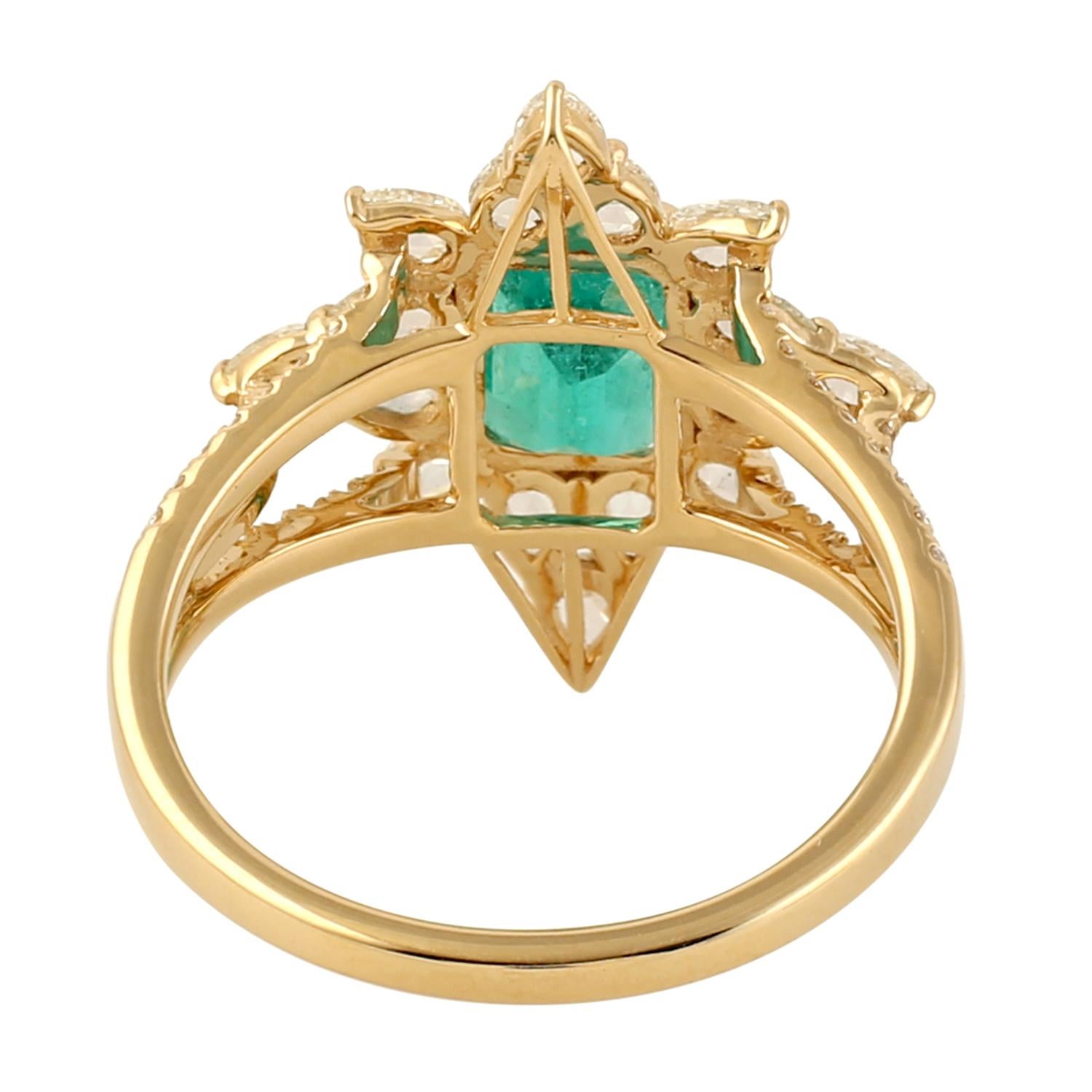 Mixed Cut Octogen Shaped Emerald Starburst Ring With Rose Cut Diamonds In 18k Yellow Gold For Sale