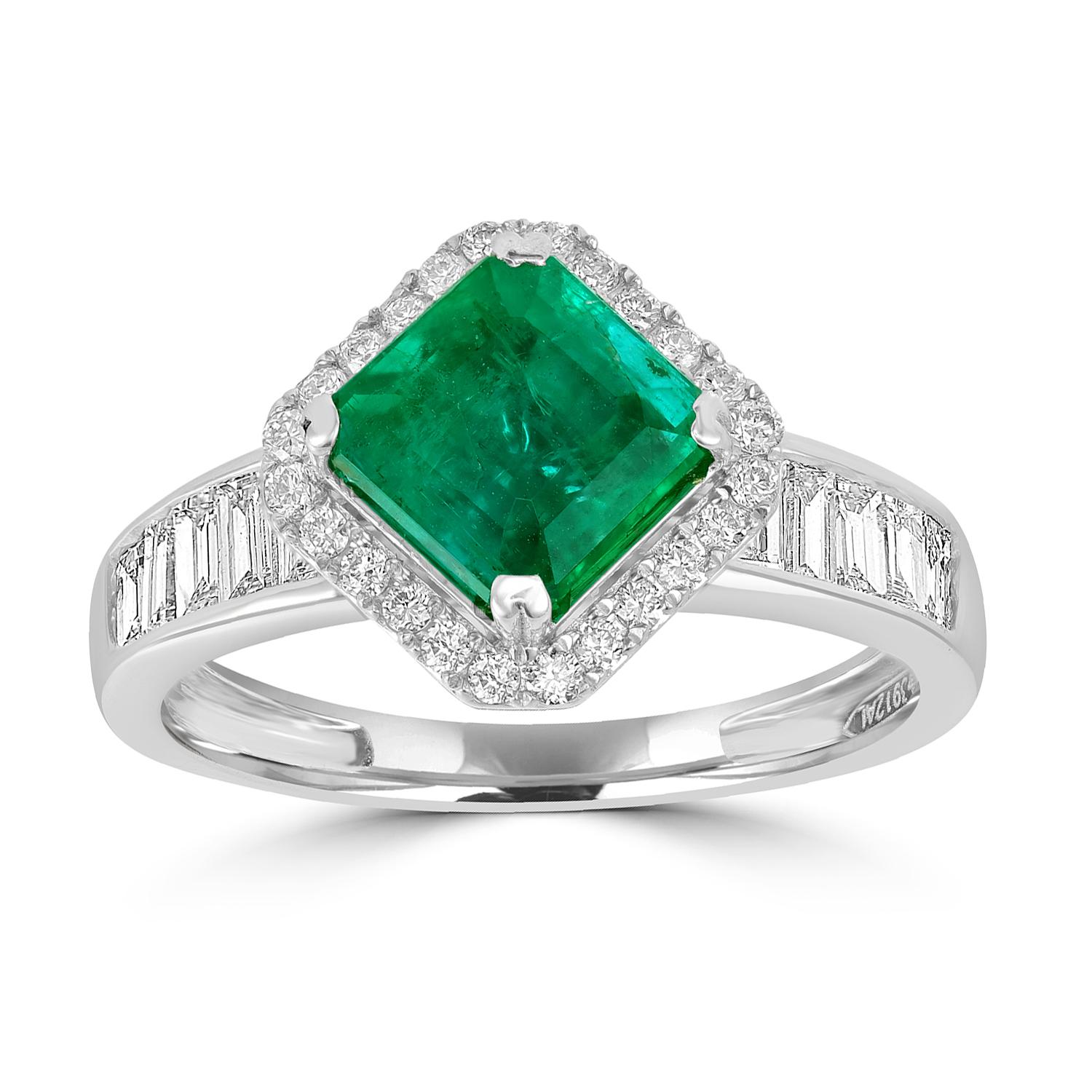 Art déco Bague en or blanc 18 carats avec émeraude zambienne de forme octogonale sertie de diamants en vente