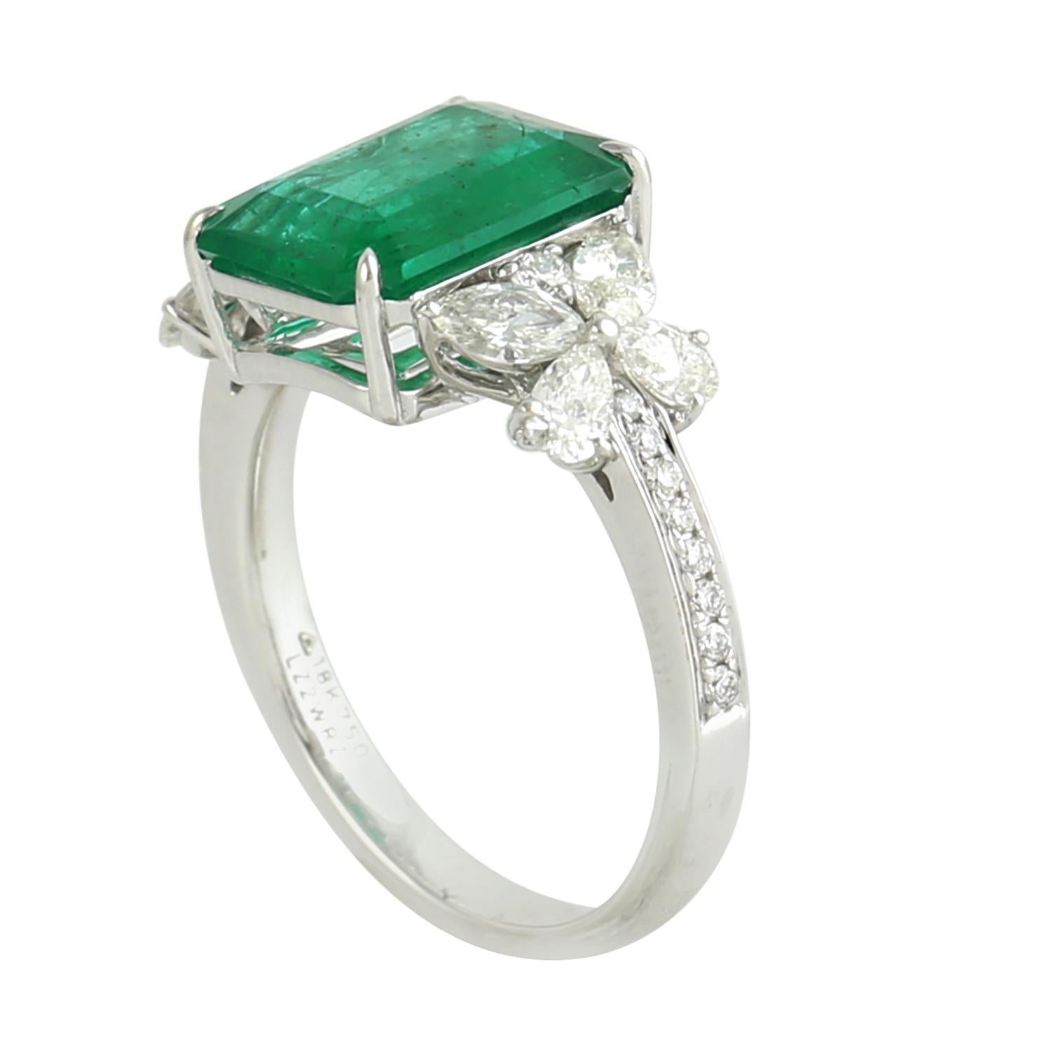Octogen Shaped Zambian Emerald Cocktail Ring With Diamonds In New Condition For Sale In New York, NY