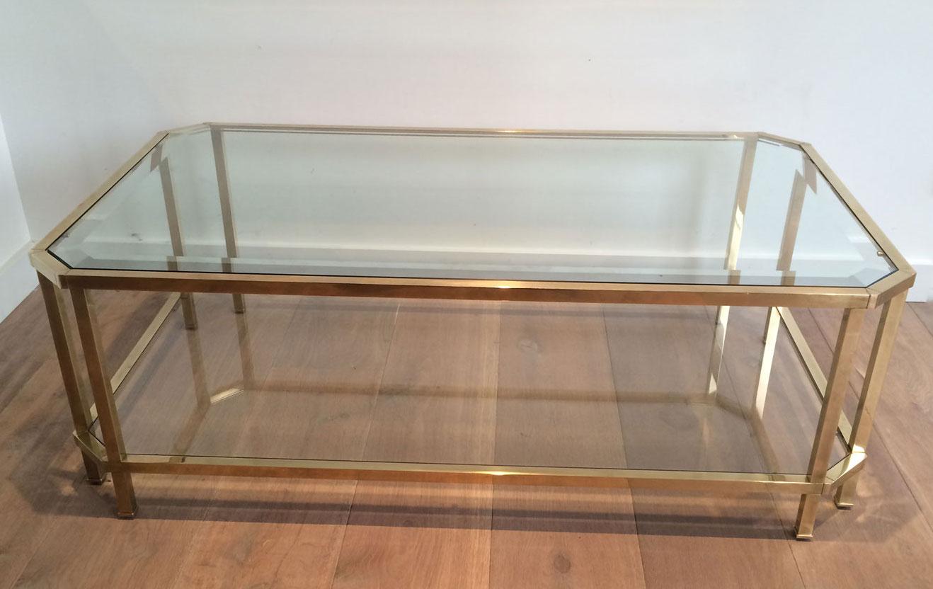 Octogonal Brass Coffee Table with Two Glass Shelves In Good Condition For Sale In Marcq-en-Barœul, Hauts-de-France