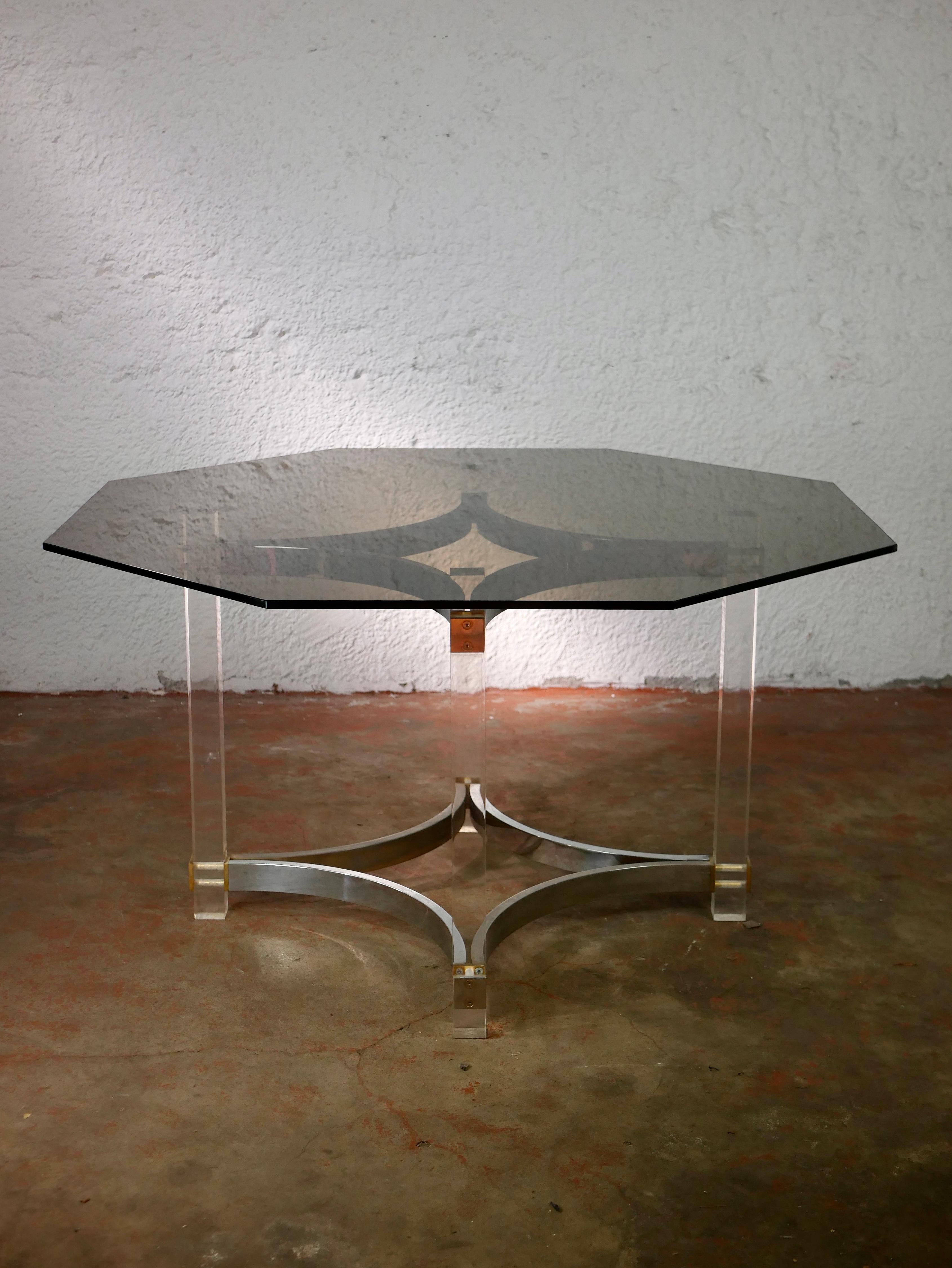 Octogonal dining table in lucite, glass and brass by Alessandro Albrizzi, 1970s 7