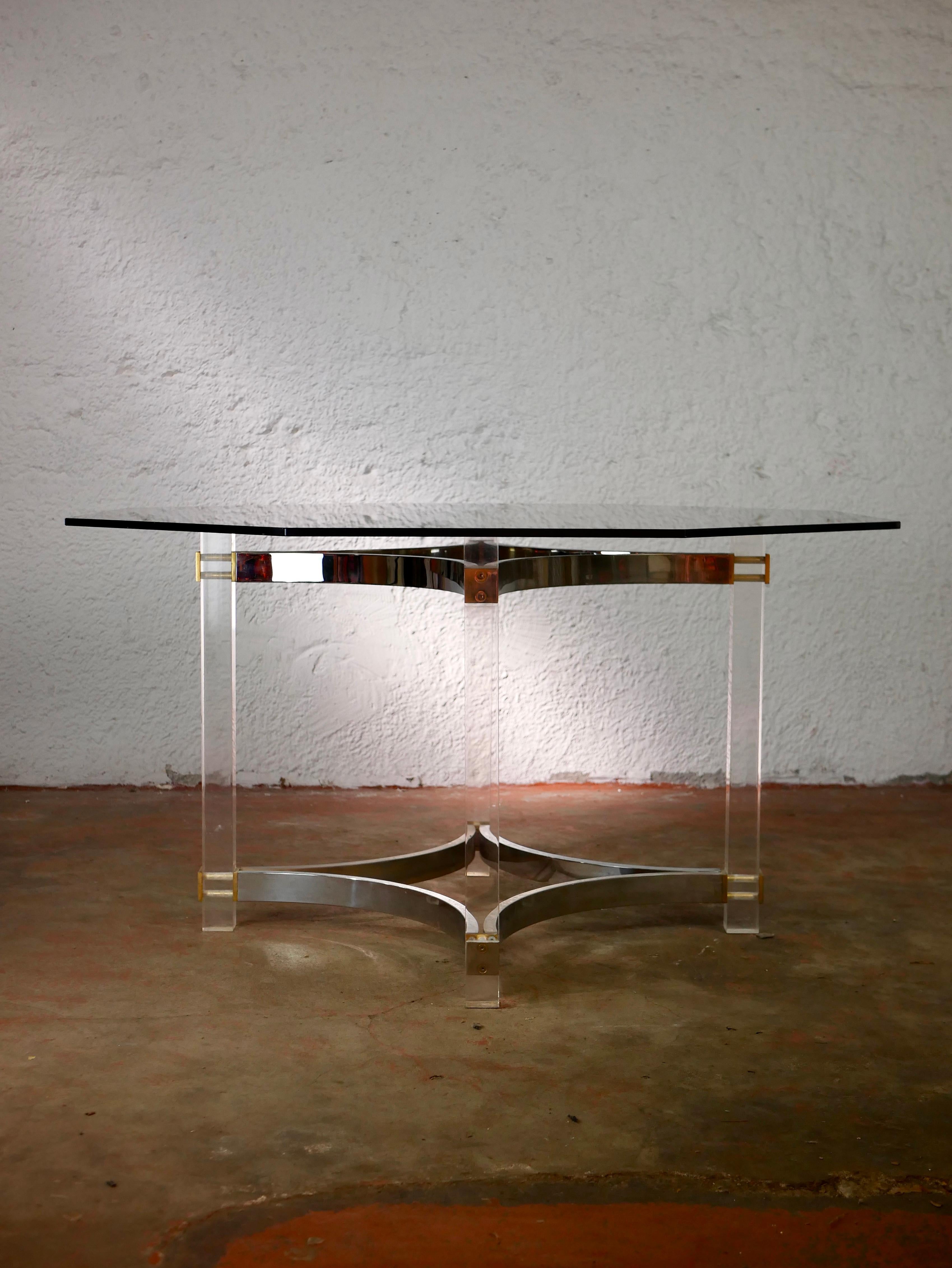 Octogonal dining table in lucite, glass and brass by Alessandro Albrizzi, 1970s 8