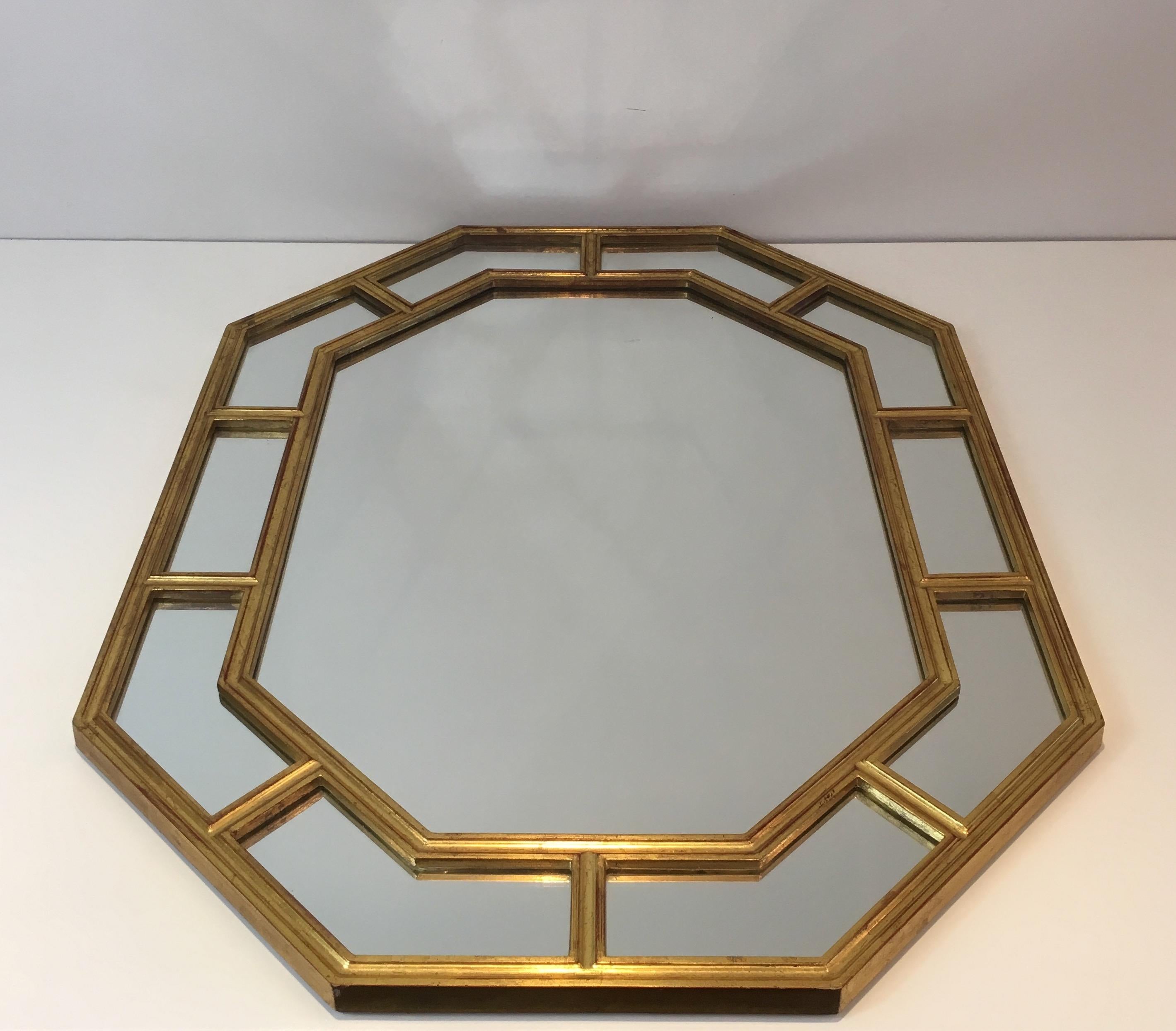 Octagonal Gilt Resin Mirror, French, circa 1970 In Good Condition In Marcq-en-Barœul, Hauts-de-France
