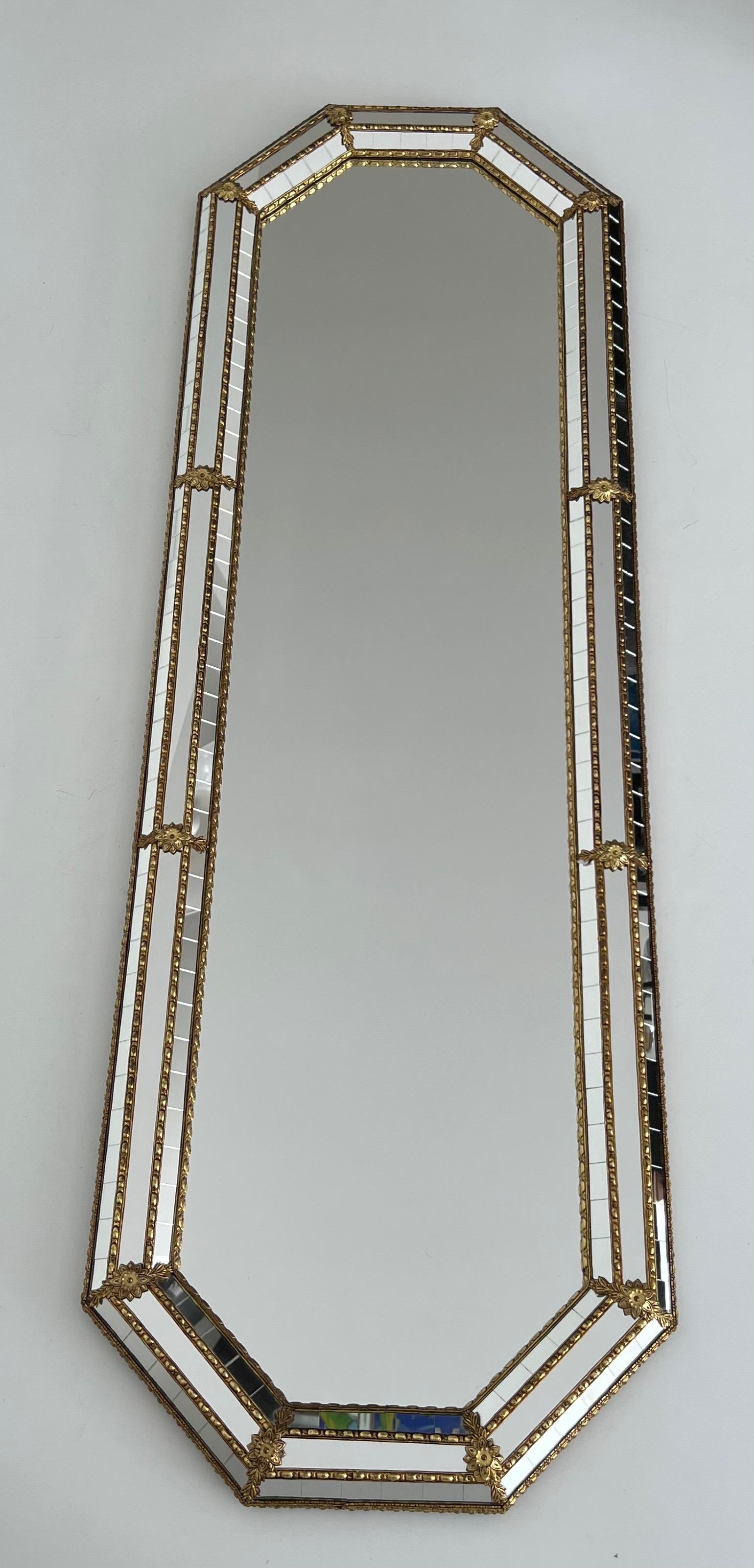 Octogonal Multi-Facets Mirror with Brass Garlands For Sale 7