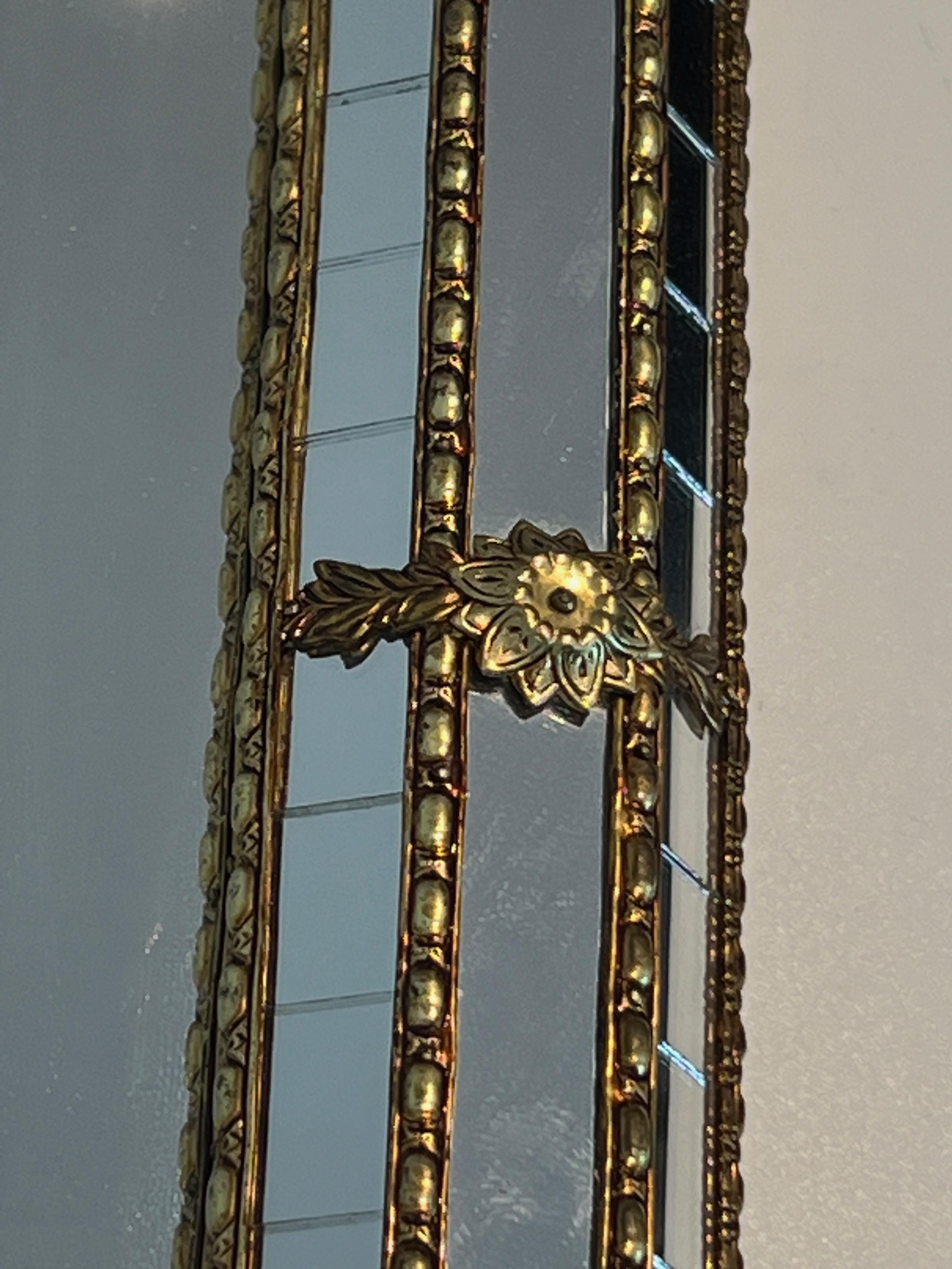 Octogonal Multi-Facets Mirror with Brass Garlands For Sale 14