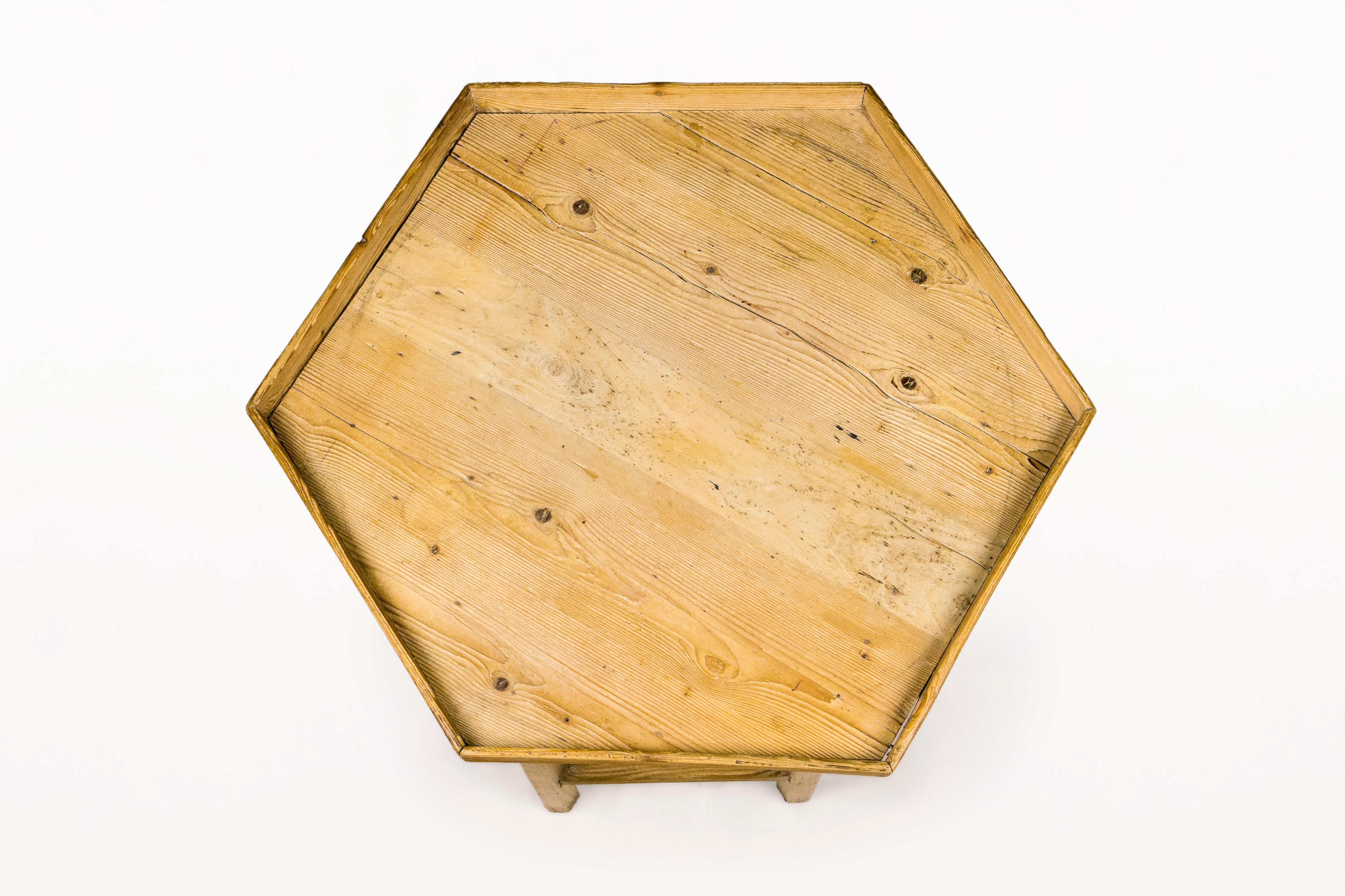 Octogonal Rustic Side Table, 19th Century In Good Condition In Girona, Spain