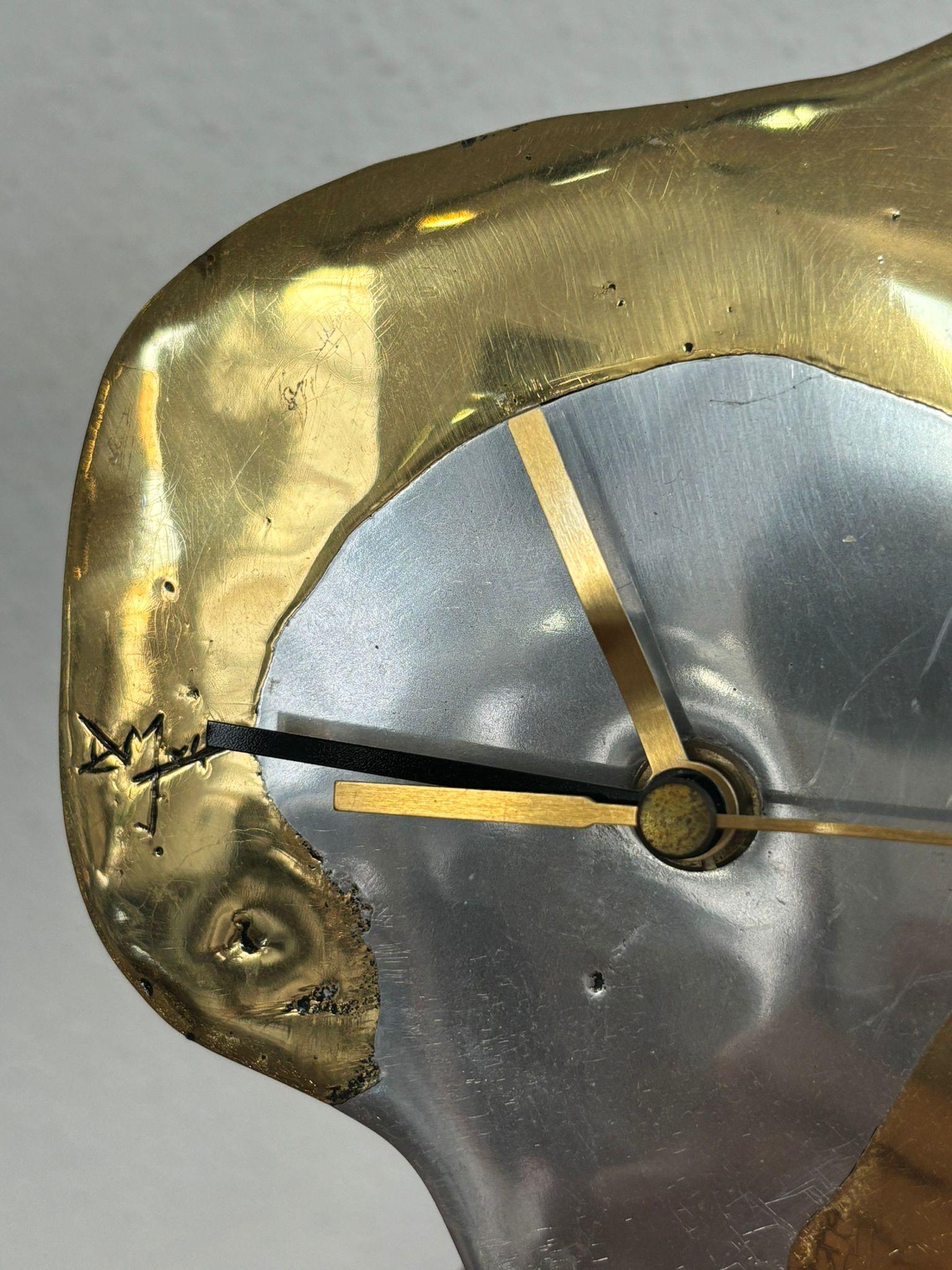 Moulage Horloge Octopus D005 fabriquée à la main en laiton moulé et aluminium en vente