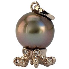 Octopus Diamond White 18 Karat Gold Tahitian Pearl Pendant or Necklace