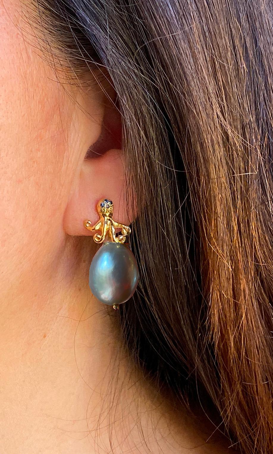 Octopus Earrings Handmade Yellow Gold Blue Sapphire Ocean-inspired Baroque  In New Condition For Sale In Rome, IT