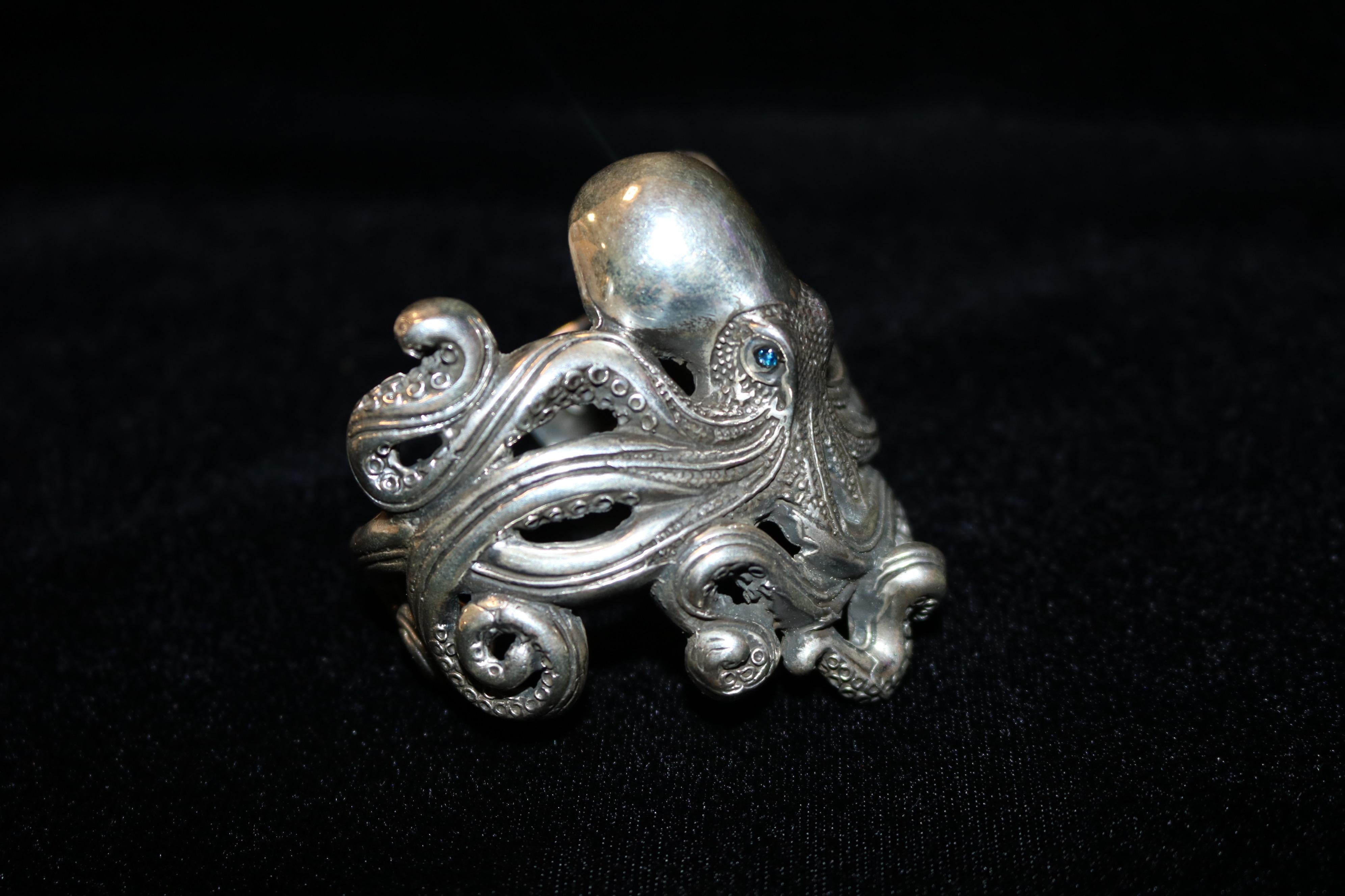 Octopus Massive Cuff Bracelet in Solid 925 Sterling In New Condition For Sale In Miami, FL