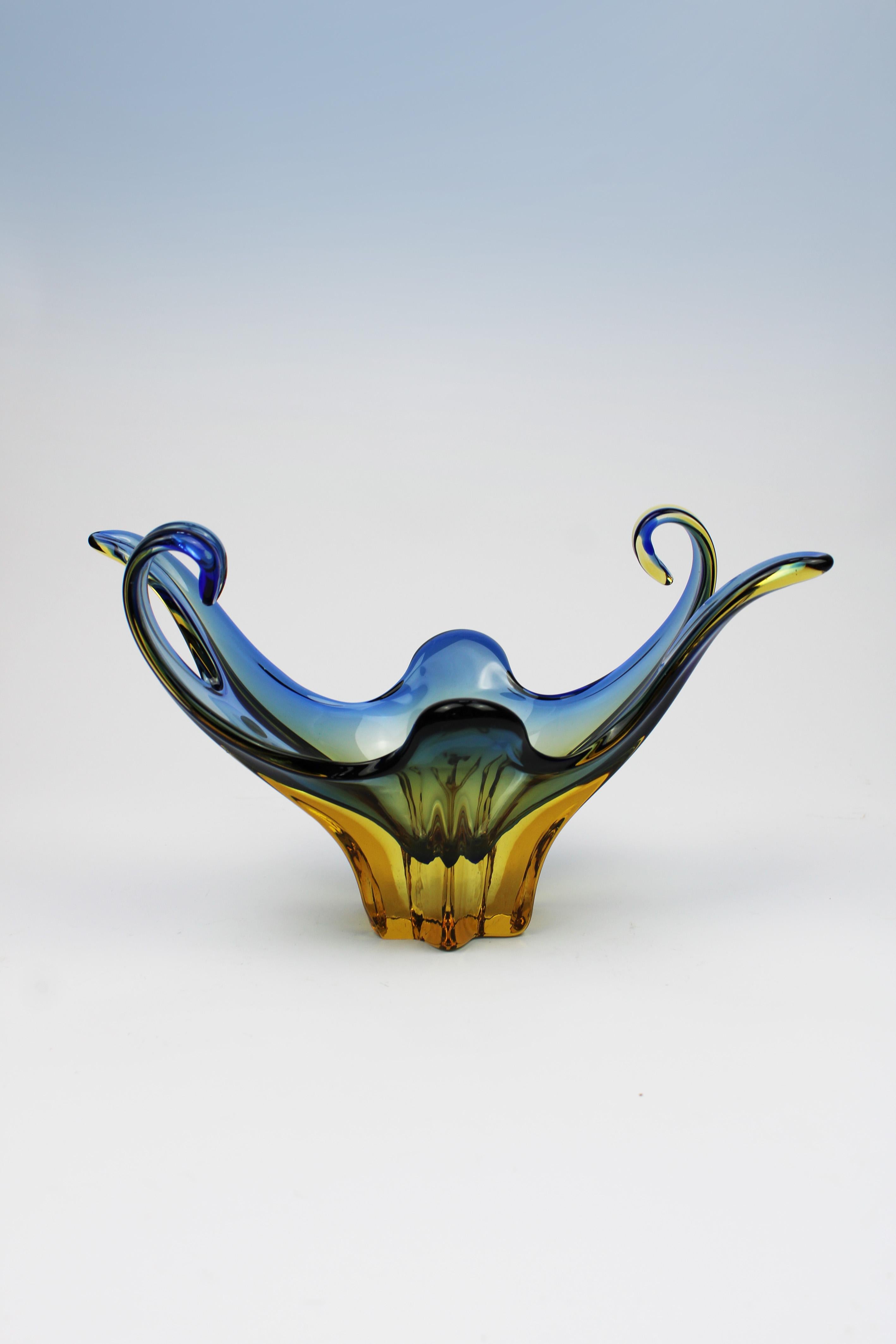 Octopus Murano Bowl Organic Blue Orange 20th Century Italy In Good Condition For Sale In Antwerpen, BE